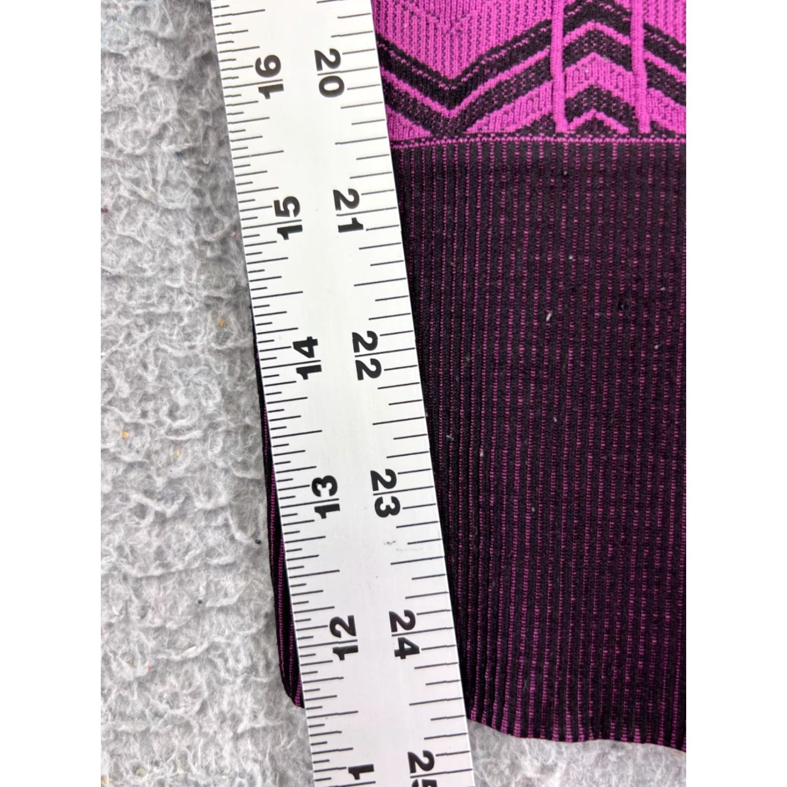 Lululemon Lululemon Pants Womens 4 Black Purple Chevron Stripe Ebb To Street Pant W5G17S Size 27" / US 4 / IT 40 - 6 Thumbnail