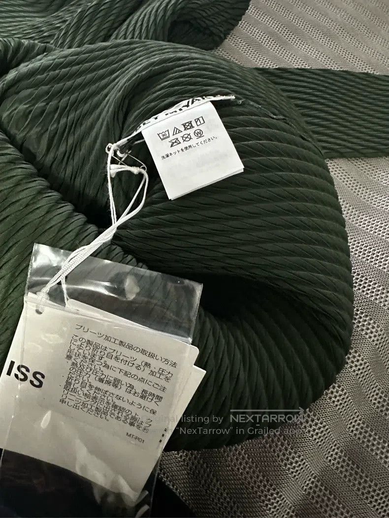 Issey Miyake Issey Miyake Dark green fish scale cardigan Size M / US 6-8 / IT 42-44 - 3 Thumbnail
