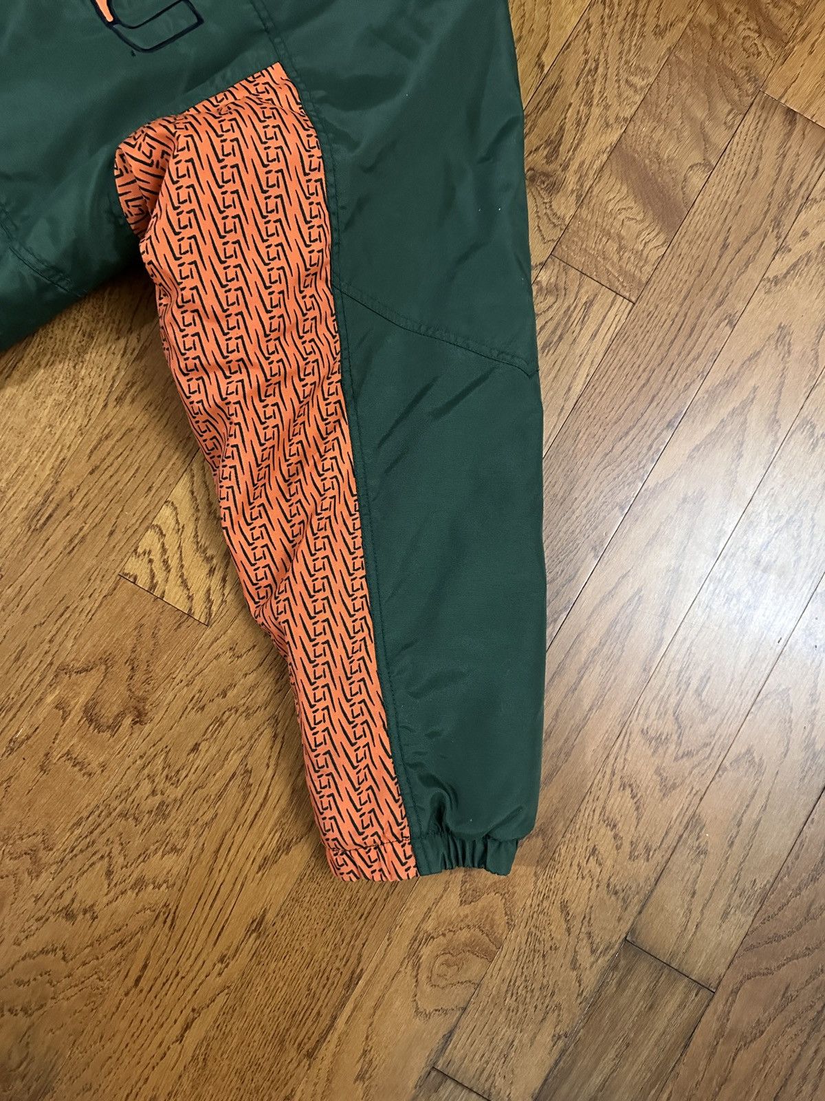 Nike Rare Vintage 90s U Miami Nike Green Coat Jacket Size XL Size US XL / EU 56 / 4 - 4 Thumbnail