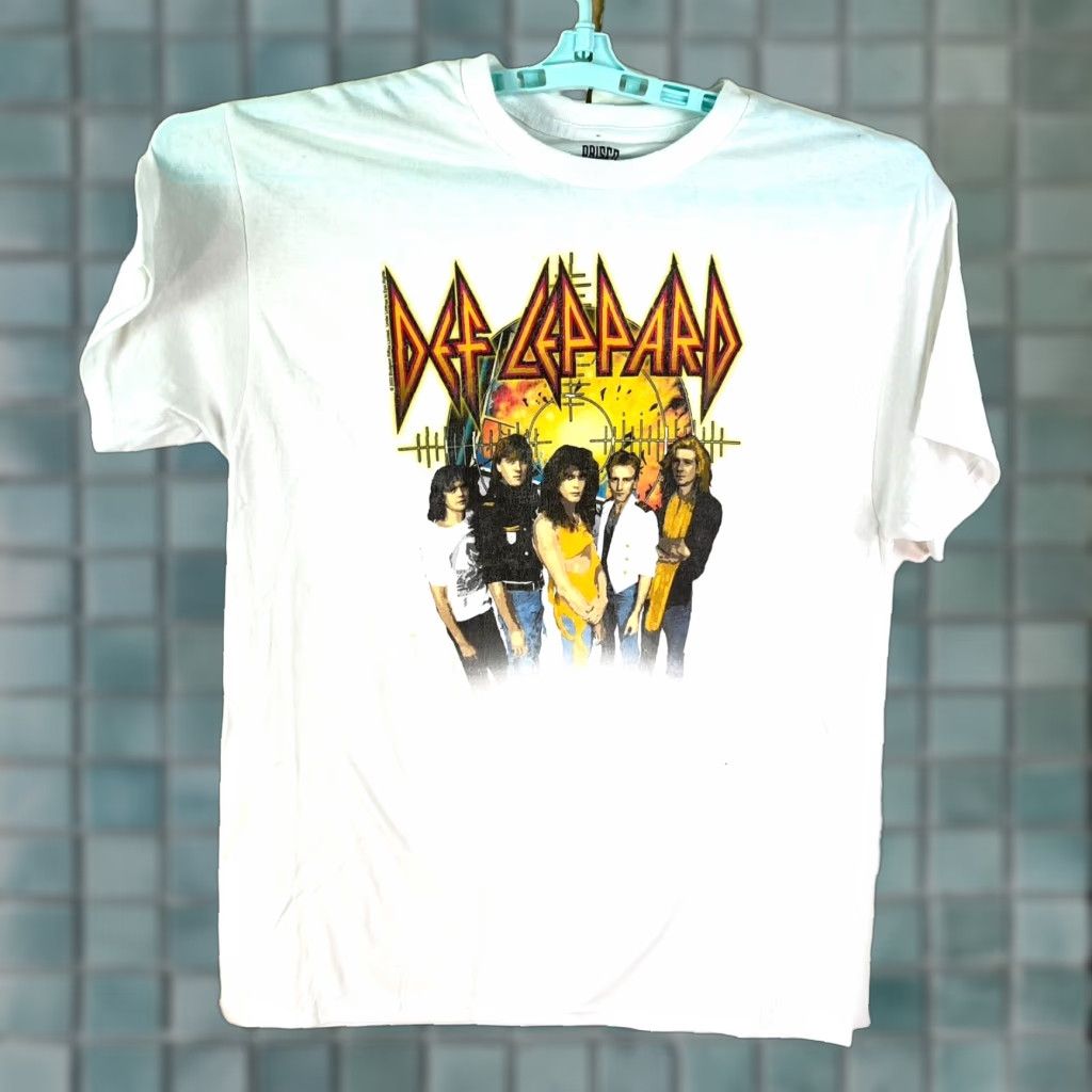 Vintage Def Leppard Graphic T-Shirt Adult Large White Short Sleeve Music Mens Size US L / EU 52-54 / 3 - 1 Thumbnail