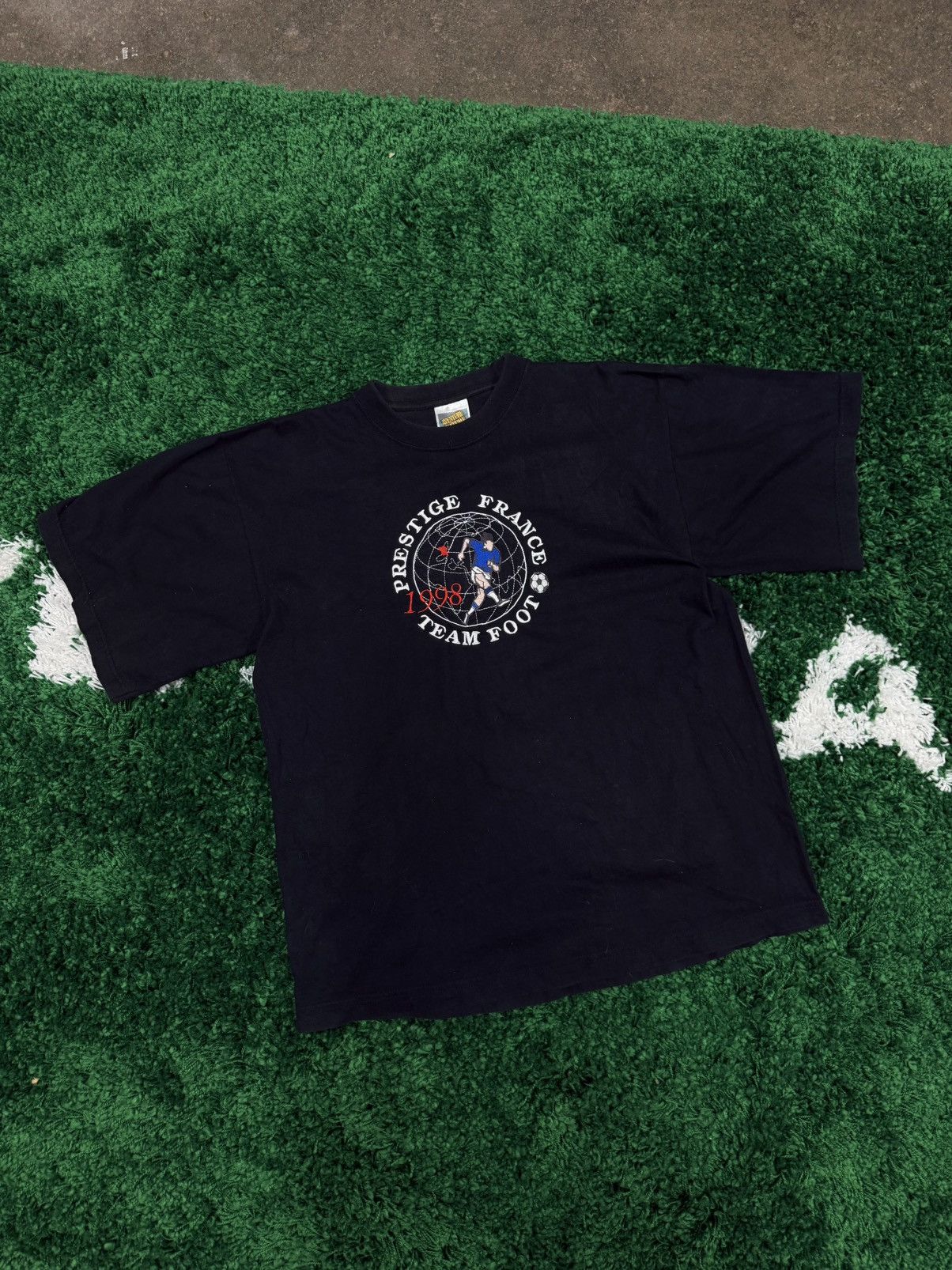 Vintage Vintage Black Embroidered French France Football Soccer Tee Size US M / EU 48-50 / 2 - 1 Thumbnail