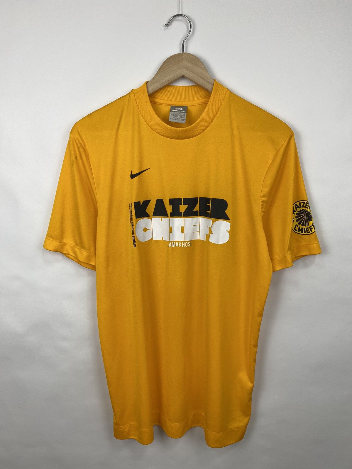 Nike Vintage Nike Khizer Chiefs South African Tee Soccer Jersey Size US M / EU 48-50 / 2 - 2 Thumbnail