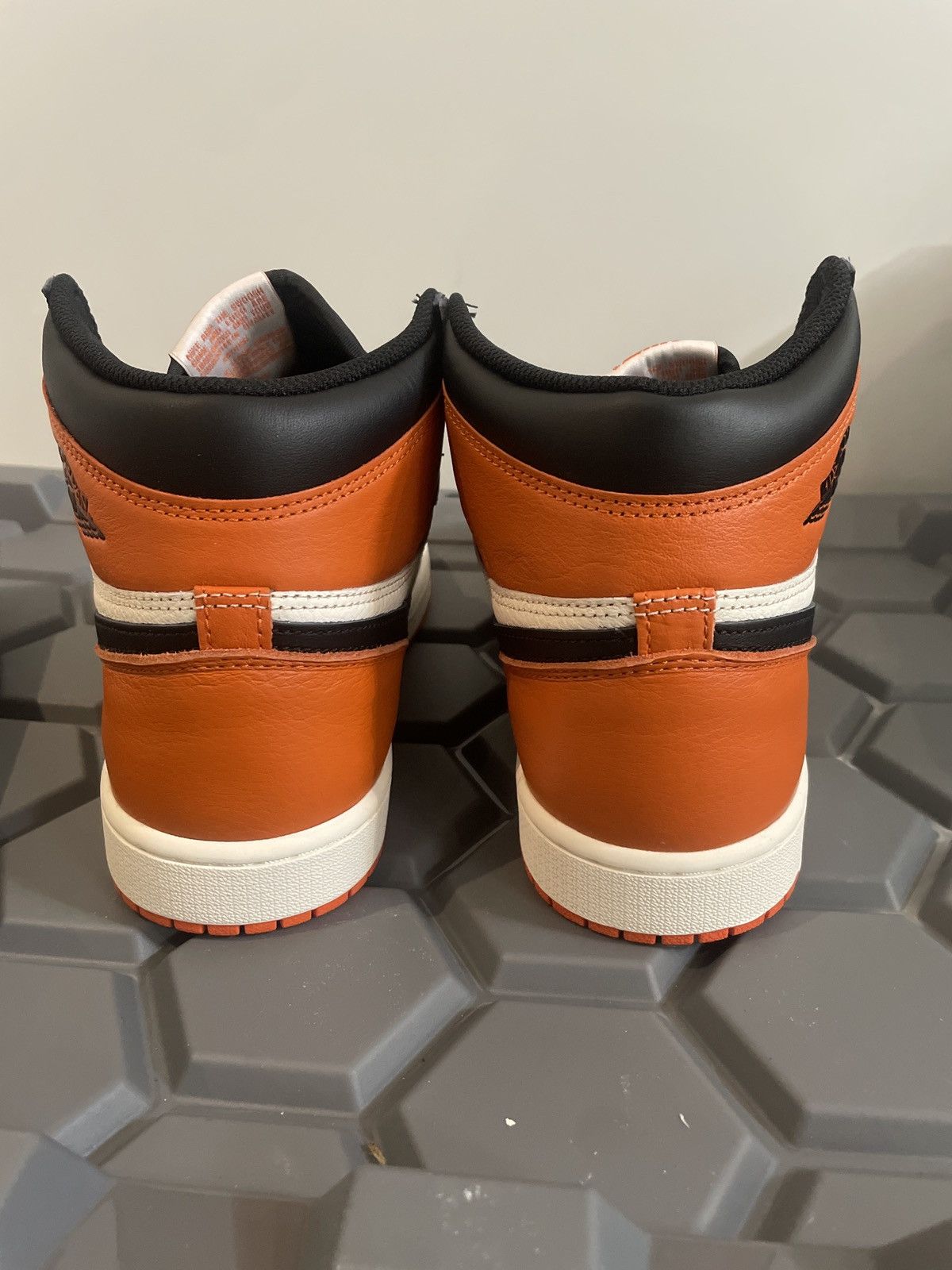 Jordan Brand Jordan 1 Shattered Backboard Size 10 Size US 10 / EU 43 - 5 Thumbnail