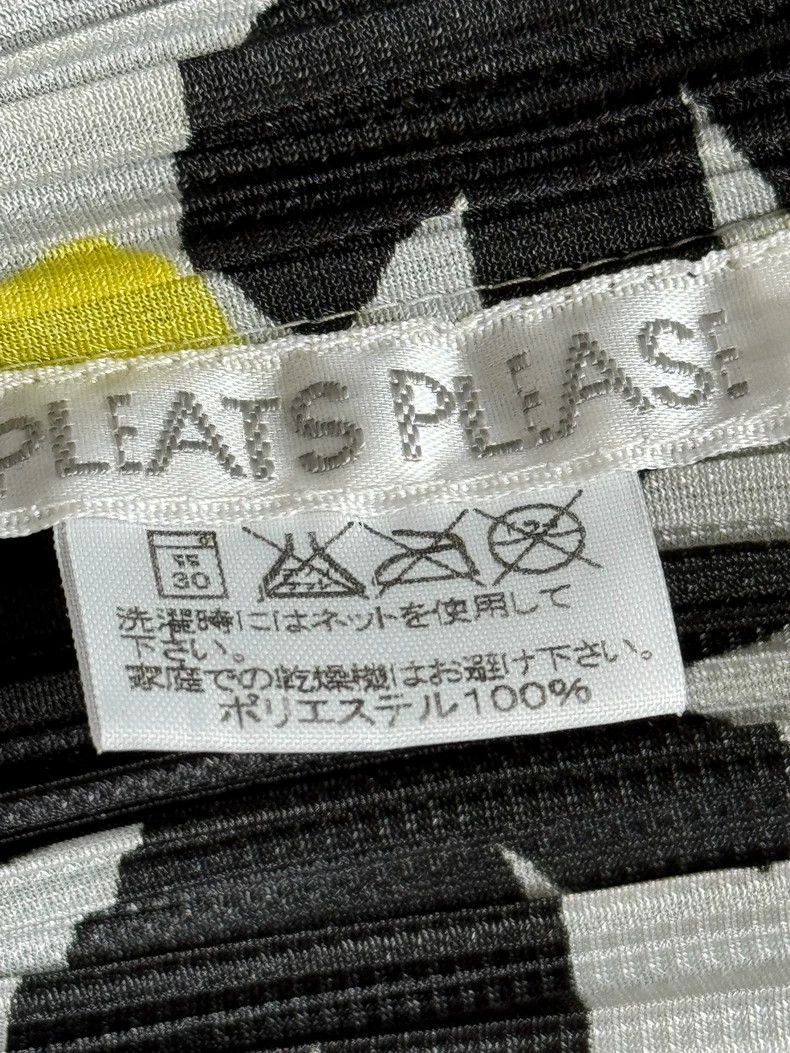 Issey Miyake Issey Miyake size:3 Red and green flower pleated short-sle Size S / US 4 / IT 40 - 3 Thumbnail