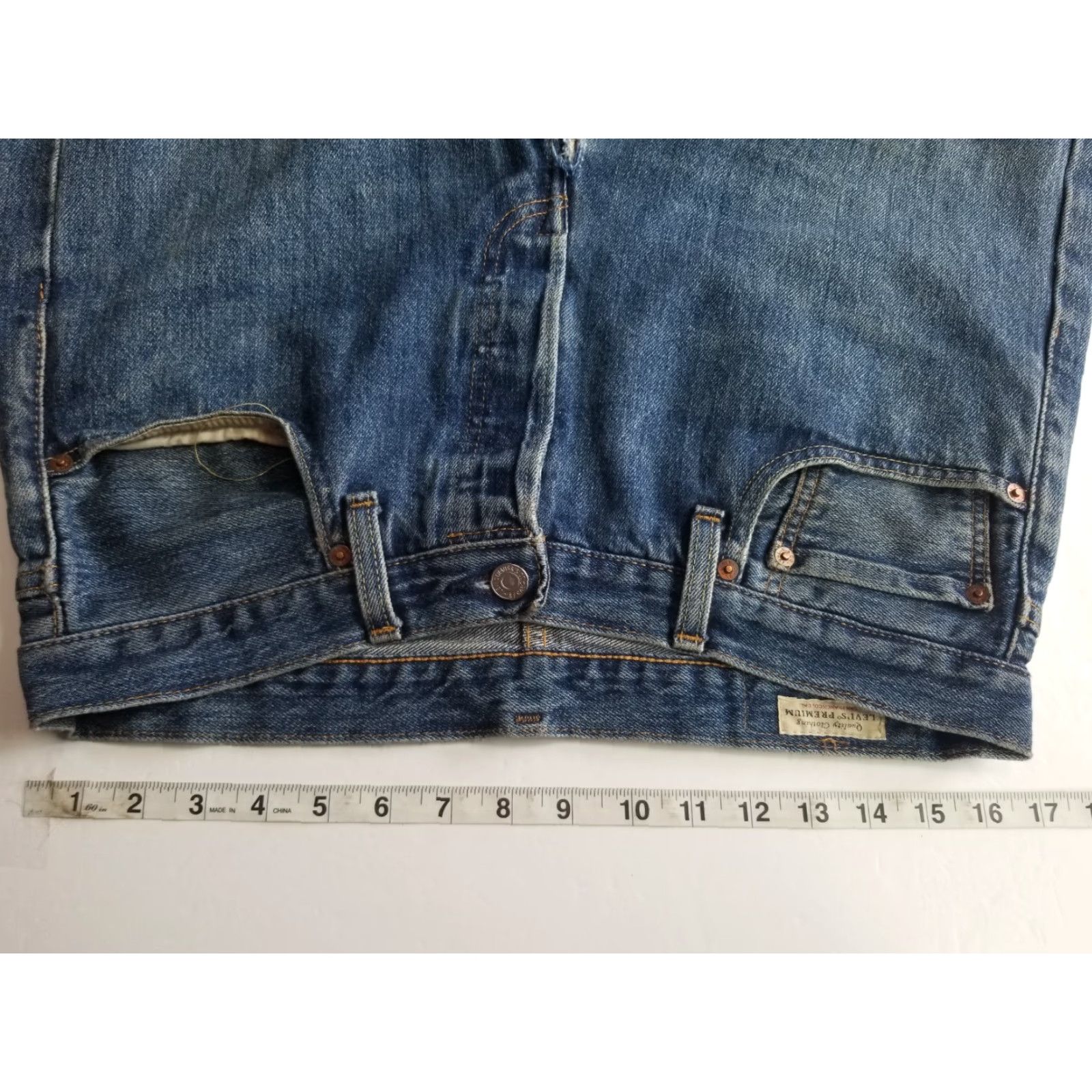 Levi's VINTAGE Levi’s 501 Jeans Mens 32x32 Denim Distressed 90s USA Size US 32 / EU 48 - 3 Thumbnail