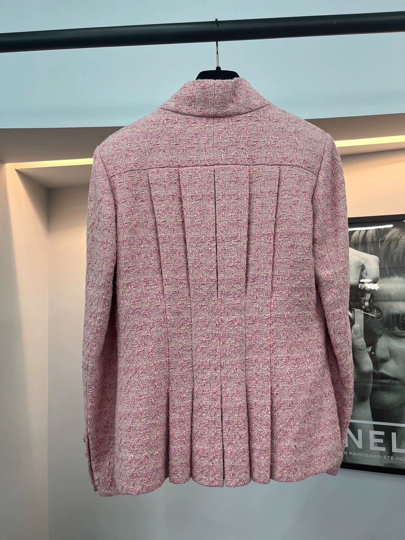 Chanel Chanel Cruise series pink tweed jacket Size XS / US 0-2 / IT 36-38 - 2 Thumbnail