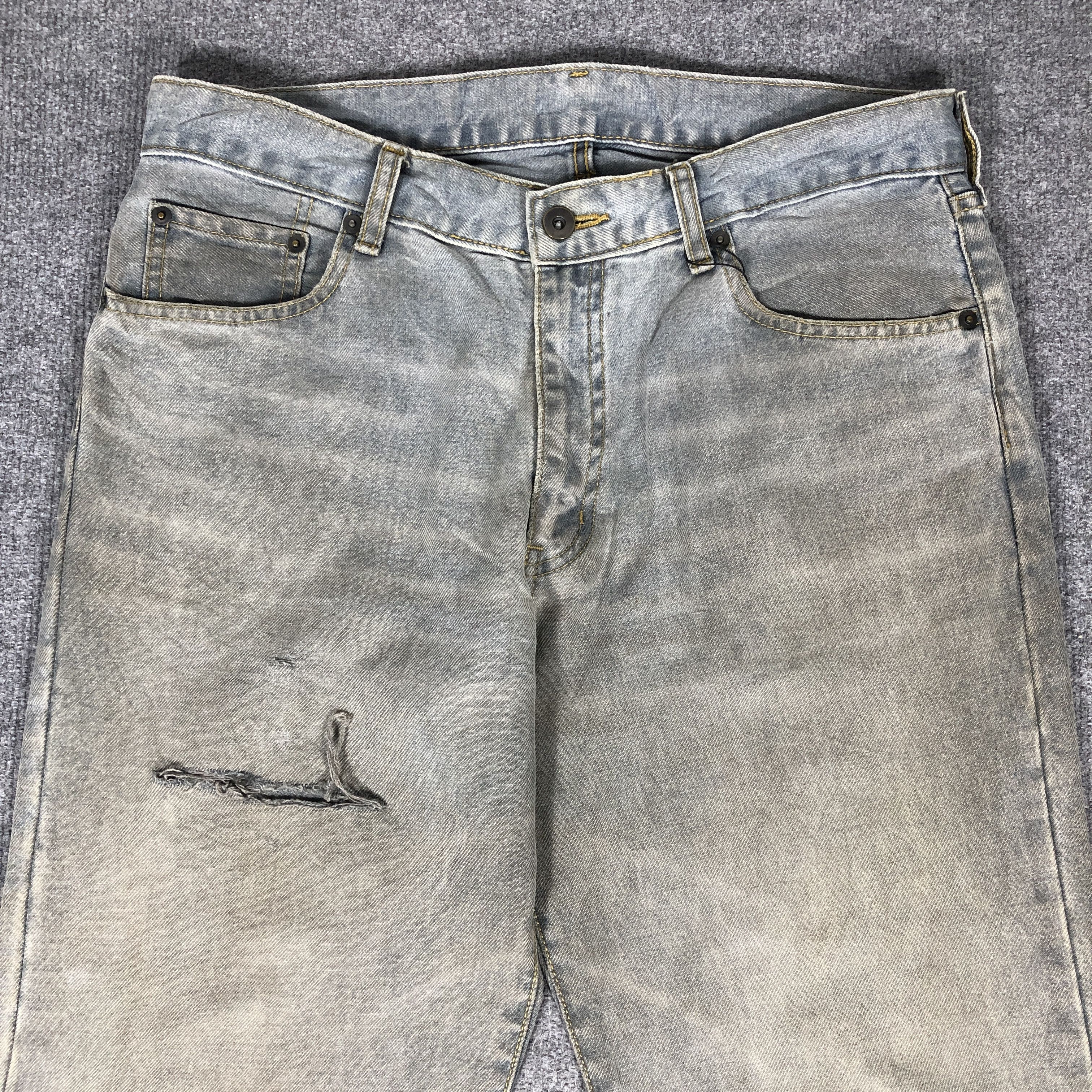 Japanese Brand × Uniqlo Uniqlo Jeans Dirty L1239 Size US 33 - 2 Thumbnail
