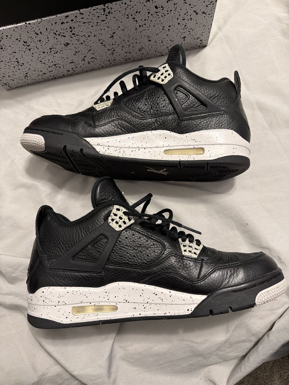 Nike Air Jordan 4 Retro Oreo Size US 11 / EU 44 - 3 Thumbnail