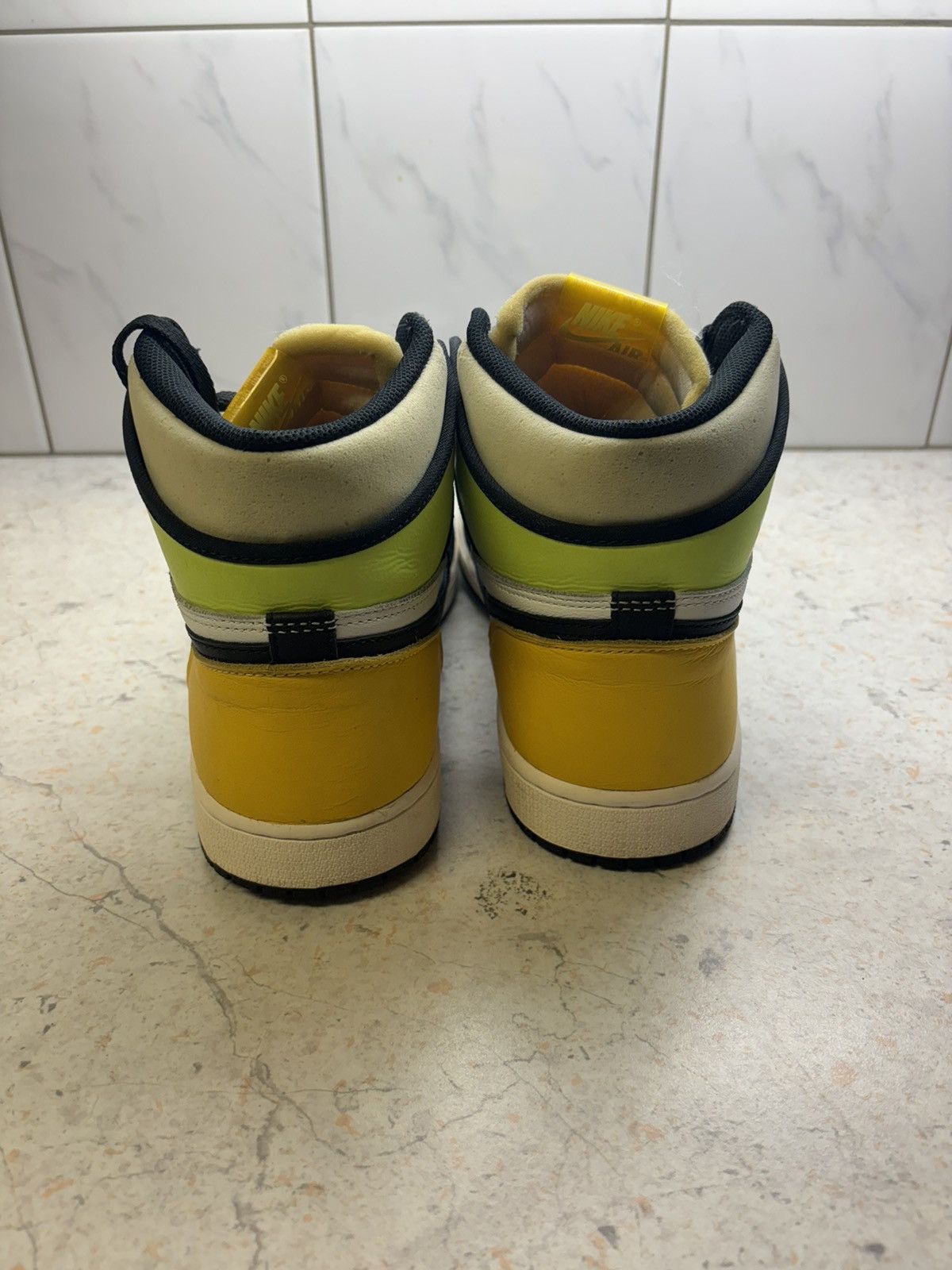 Jordan Brand Air Jordan 1 Retro High OG ‘Volt Gold’ Size US 11.5 / EU 44-45 - 4 Thumbnail