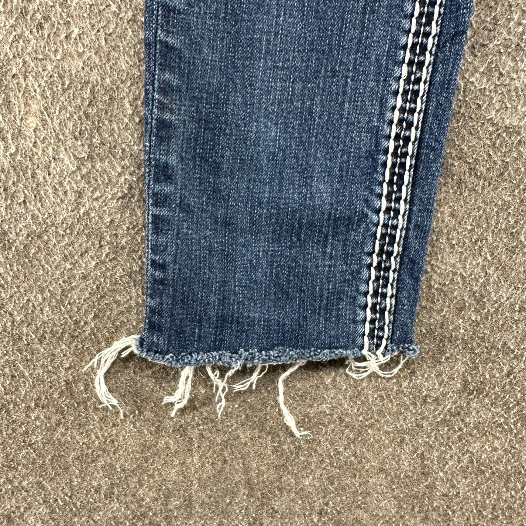 Vintage Rock Revival Jeans Womens 28 Blue Skinny Dark Wash Distressed Button Denim Cotton 29 Inseam Regular Inseam Womens Distressed Skinny Jeans Size 30" / US 8 / IT 44 - 5 Thumbnail