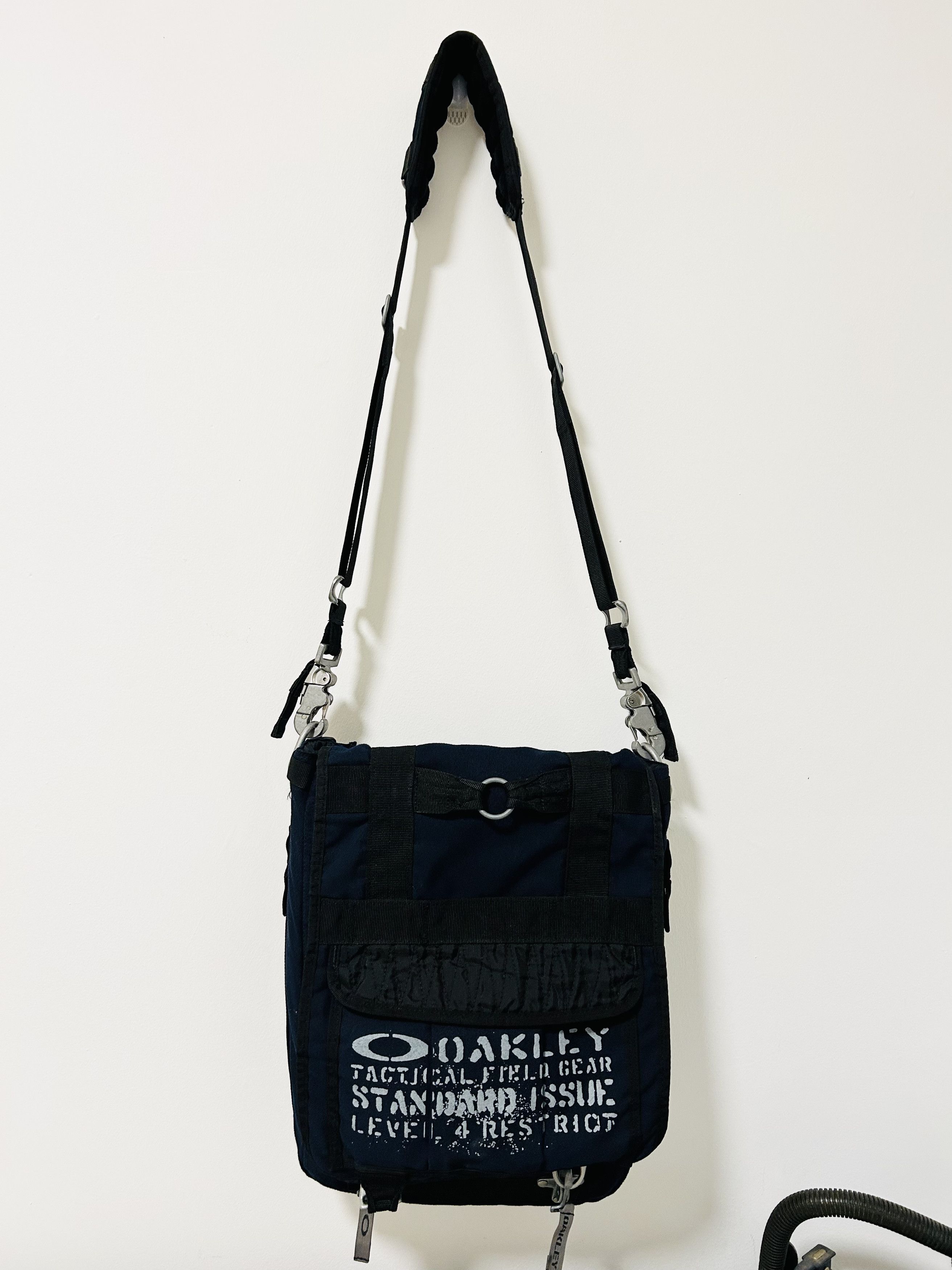 Oakley × Vintage 00s Oakley LapTop Software Messenger Bag | Grailed