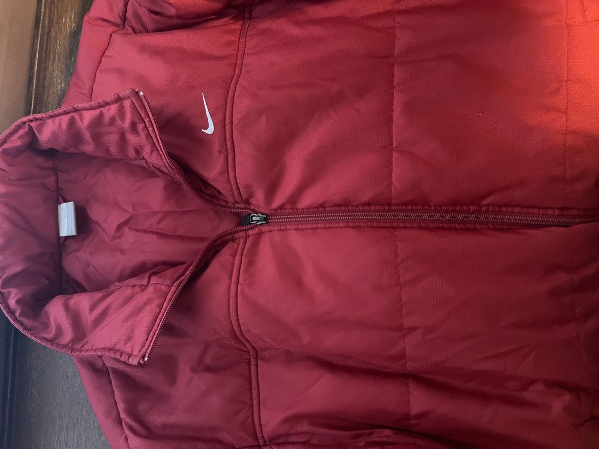 Nike Vintage Nike red puffer jacket Size US L / EU 52-54 / 3 - 4 Thumbnail