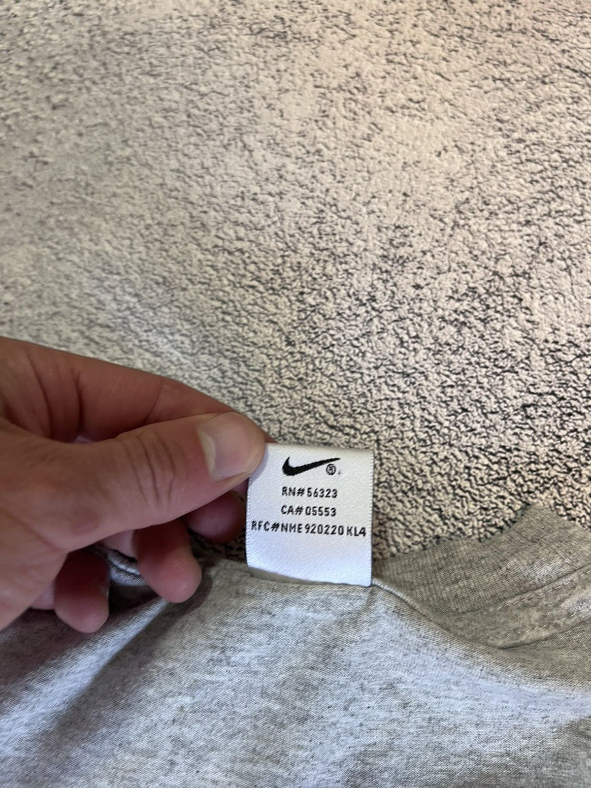 Nike Vintage Nike T-Shirt Gray M Embroidered Black Swoosh Logo Size US M / EU 48-50 / 2 - 11 Thumbnail
