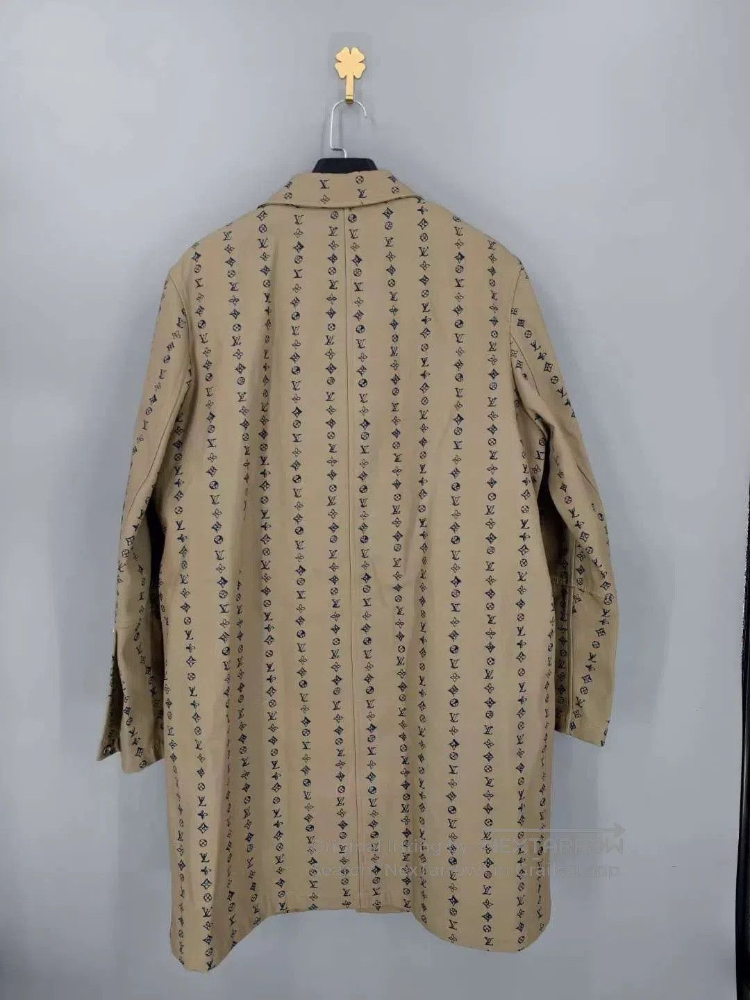 Louis Vuitton louis vuitton khaki striped logo coat. Size US XXL / EU 58 / 5 - 2 Thumbnail