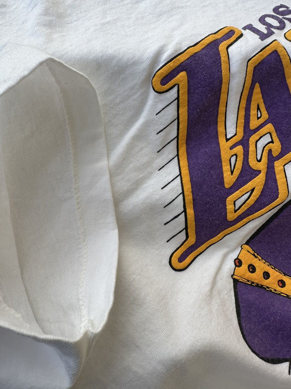 NBA × Vintage Vintage LA Lakers World Champion Trench MFG Tee Shirt Size US L / EU 52-54 / 3 - 6 Thumbnail