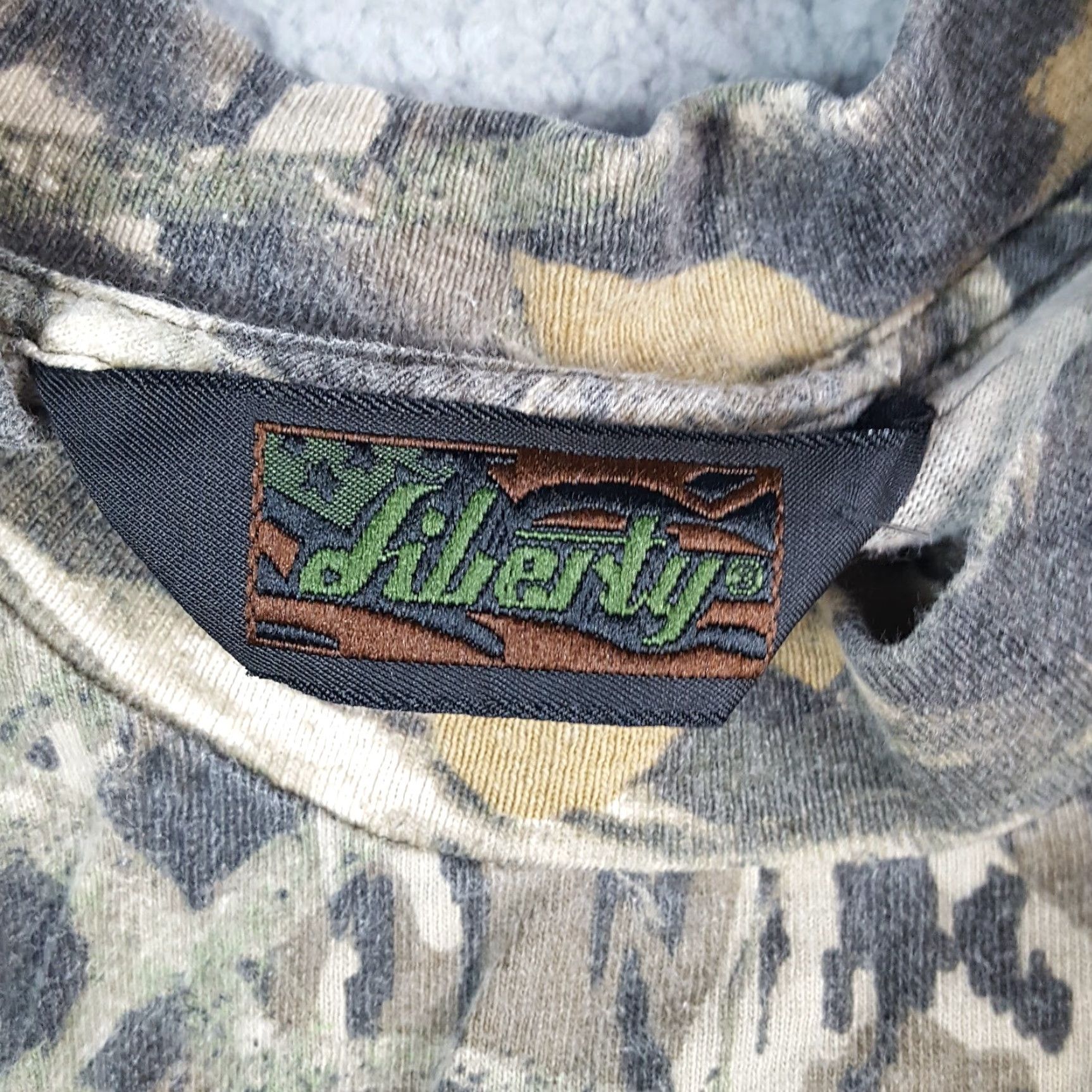 Vintage VINTAGE Liberty Camo T-Shirt Men’s Size M Short Sleeve Cotton Outdoor Grunge 90s Skater Hunting Size US M / EU 48-50 / 2 - 8 Thumbnail