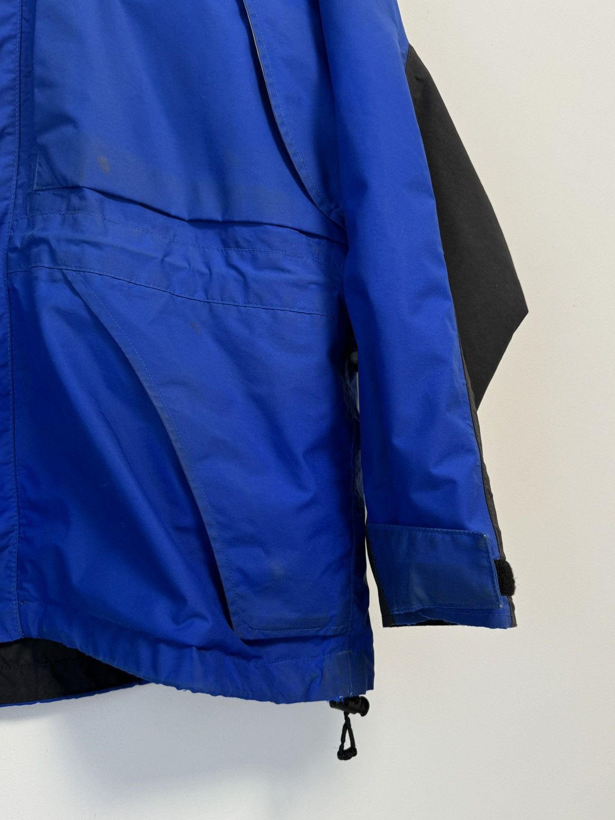 Berghaus Vintage 90’S Berghaus Mera Peak Gore-tex Jacket Men’s Medium Size US M / EU 48-50 / 2 - 4 Thumbnail