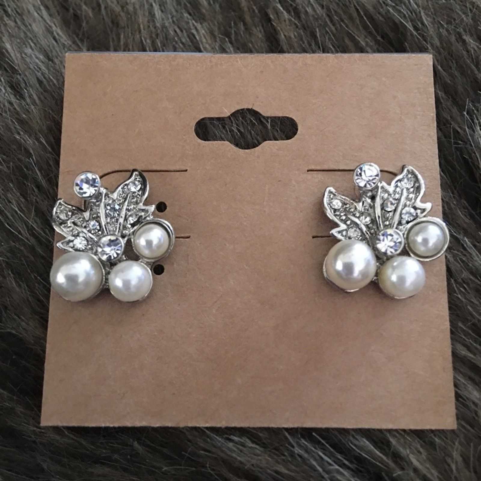 Vintage Vintage faux pearl rhinestone pierced earrings Size ONE SIZE - 2 Thumbnail