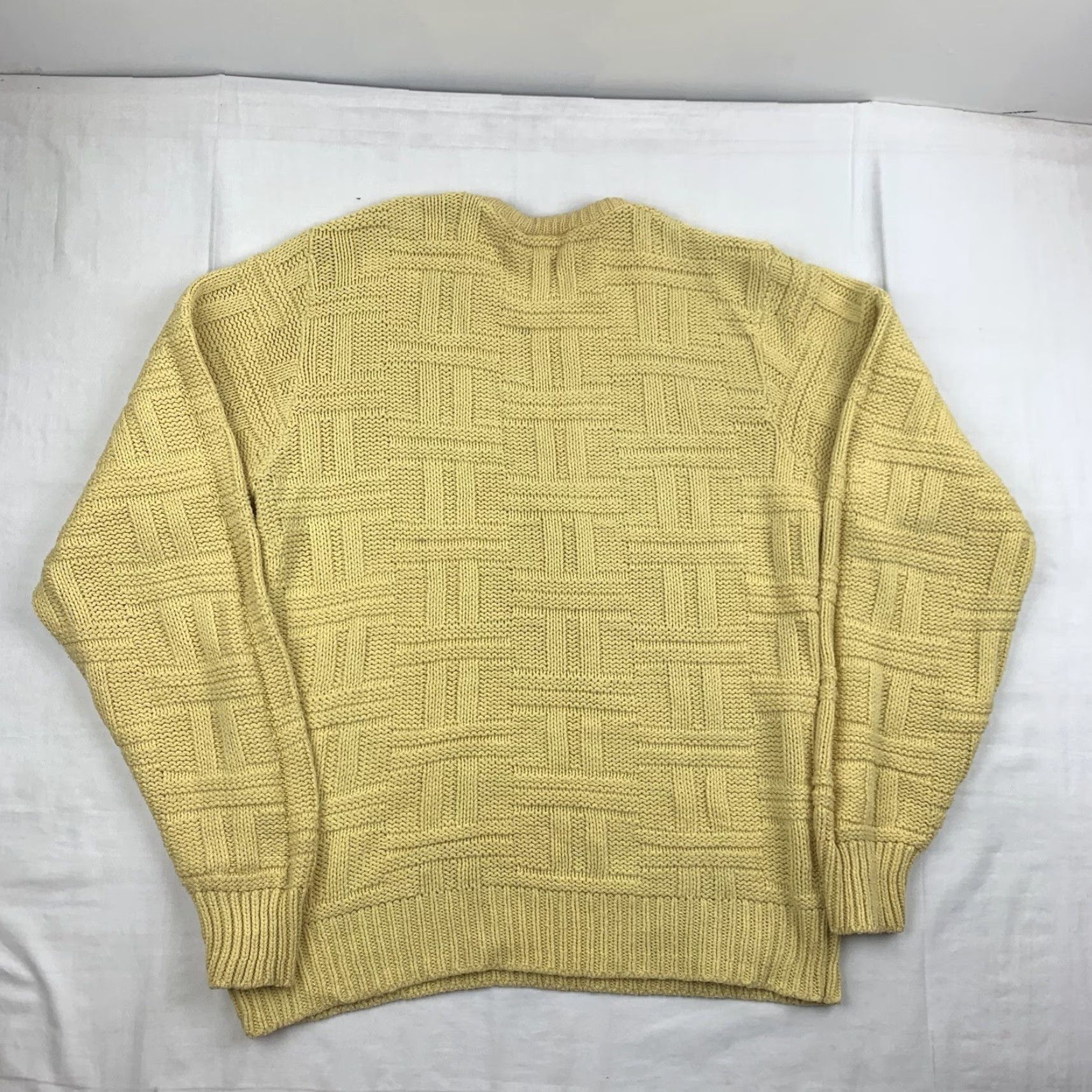 Vintage VINTAGE John Weitz Sweater Men Adult M Yellow Knit Pullover Crew Neck 90s 80s Made in USA Size US M / EU 48-50 / 2 - 8 Thumbnail