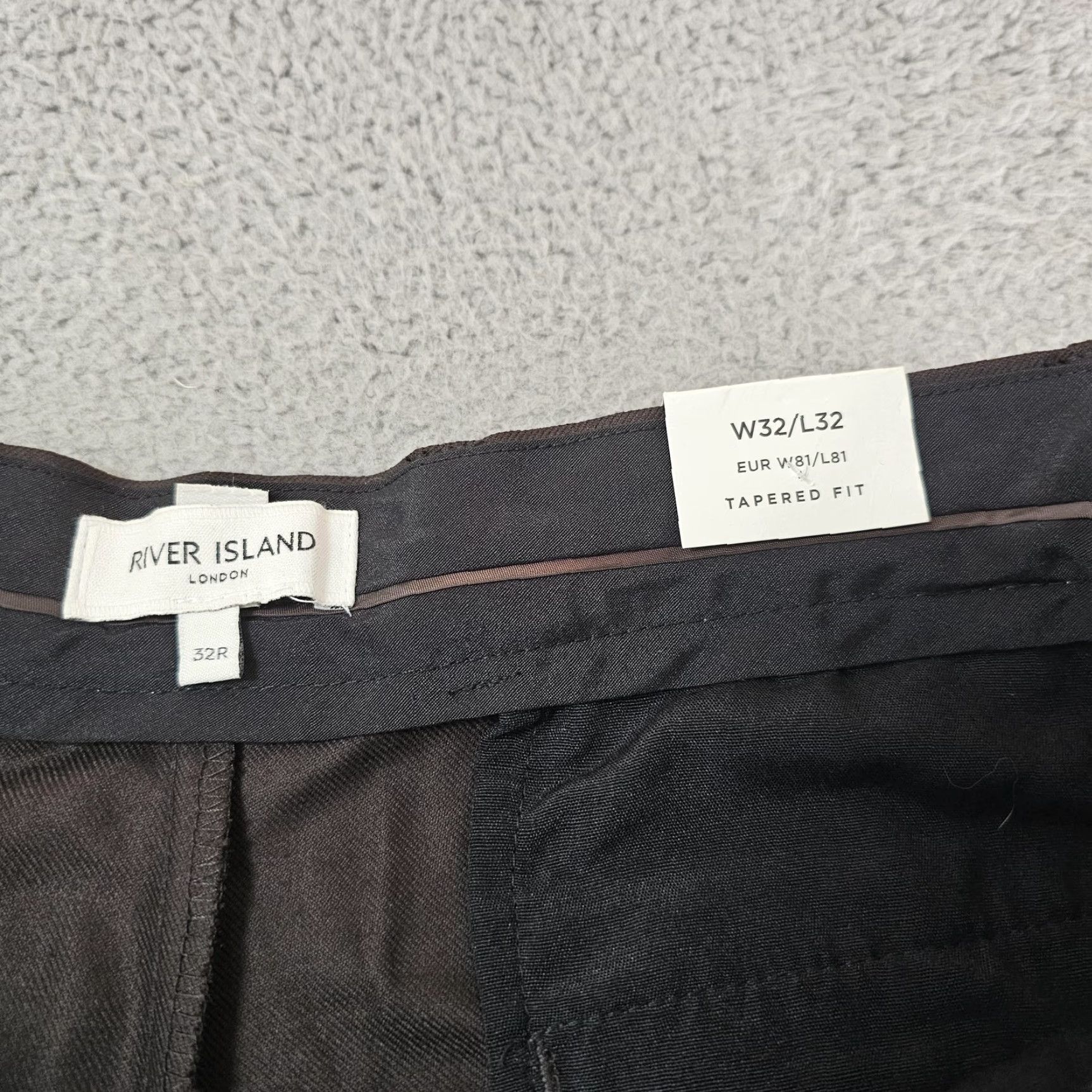 River Island River Island Pants Mens 32x28 Brown Tapered Casual Dress Trouser Slim Front Zip Hook Pockets Regular Inseam 28in Men Brown Dress Pants Size US 32 / EU 48 - 4 Thumbnail
