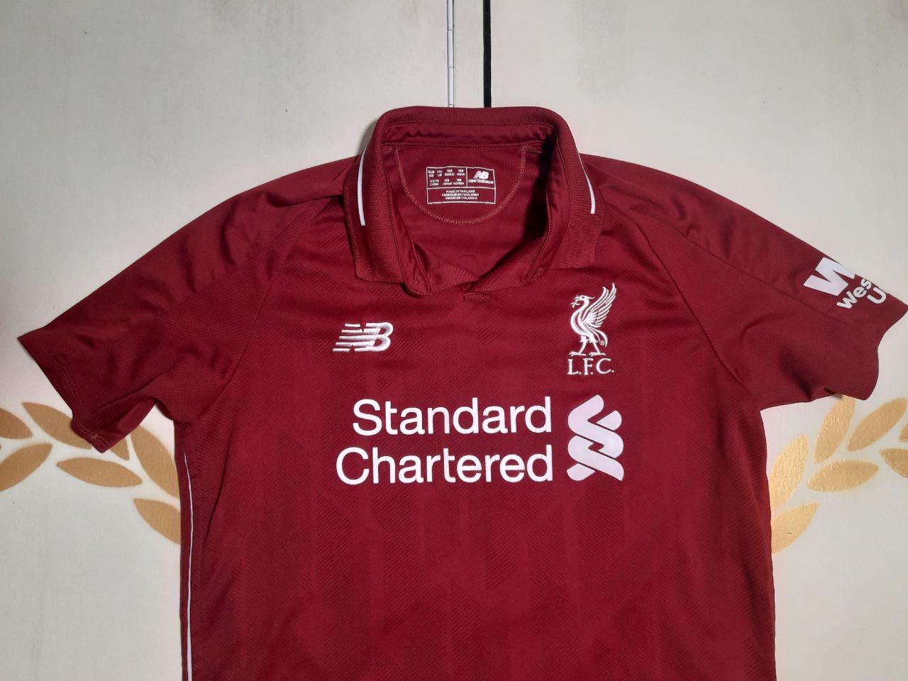 New Balance New Balance Liverpool Jersey 11 M.Salah 2018-19 kids size XL Size US S / EU 44-46 / 1 - 4 Thumbnail