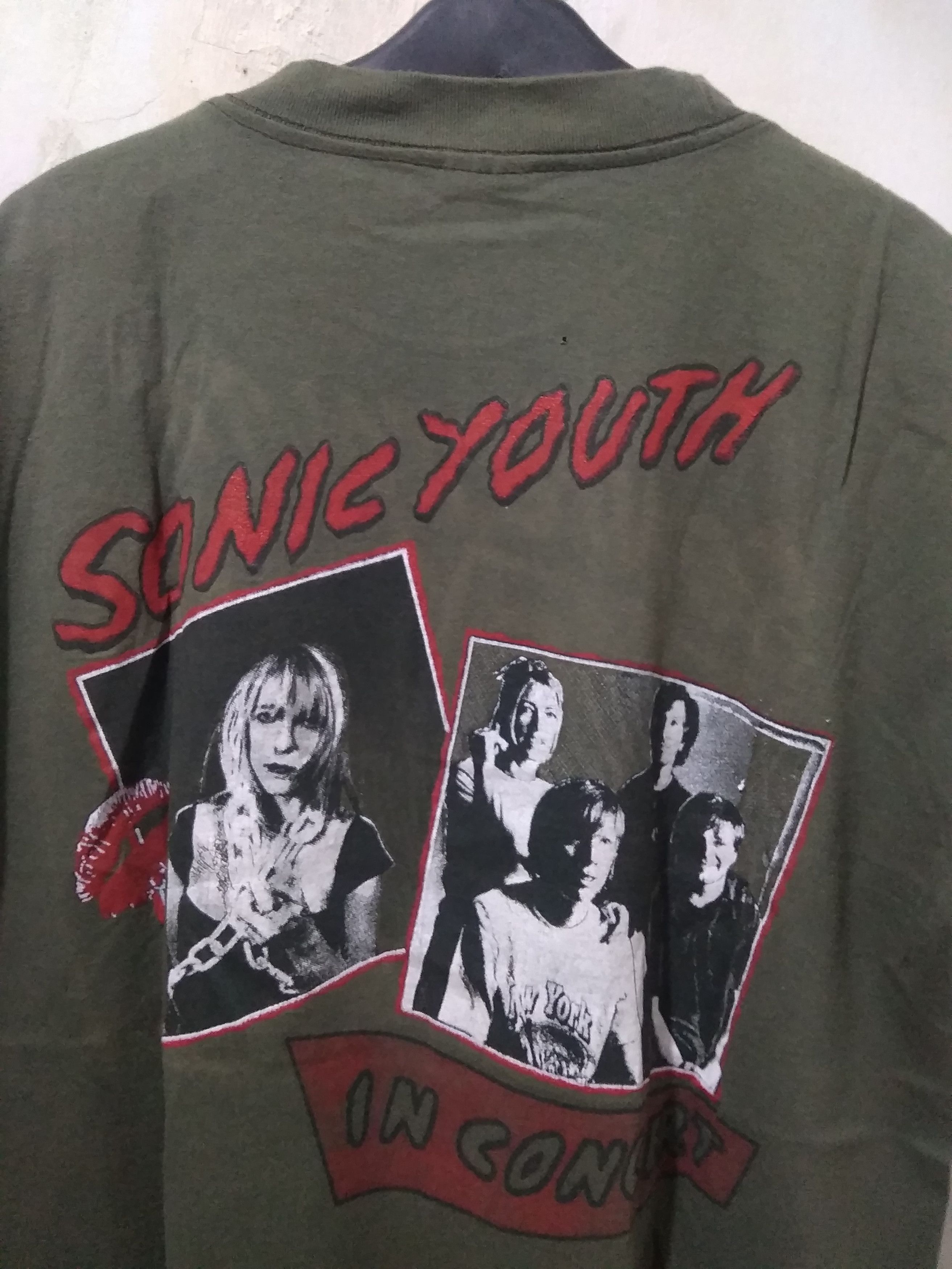 Band Tees Very Rare Vintage Sonic Youth in concert Size US L / EU 52-54 / 3 - 6 Thumbnail