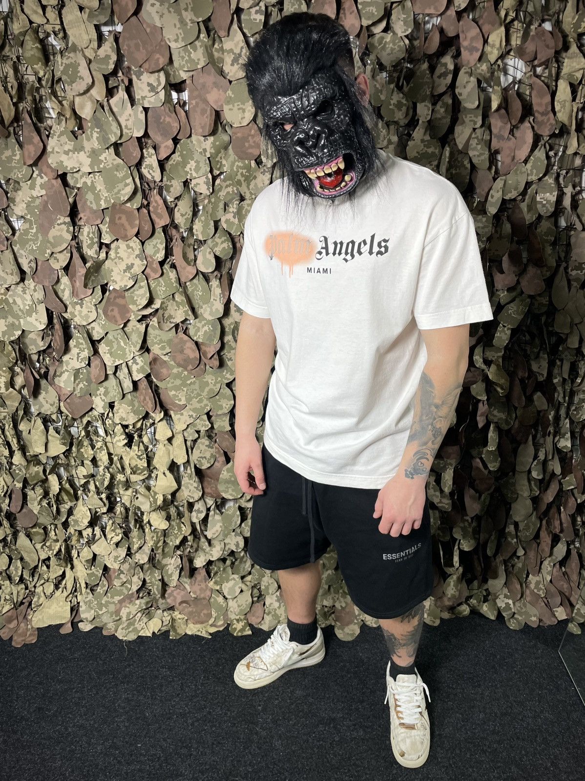 Palm Angels Palm Angels Miami Spray Logo T-Shirt – White – Size L Size US L / EU 52-54 / 3 - 7 Thumbnail