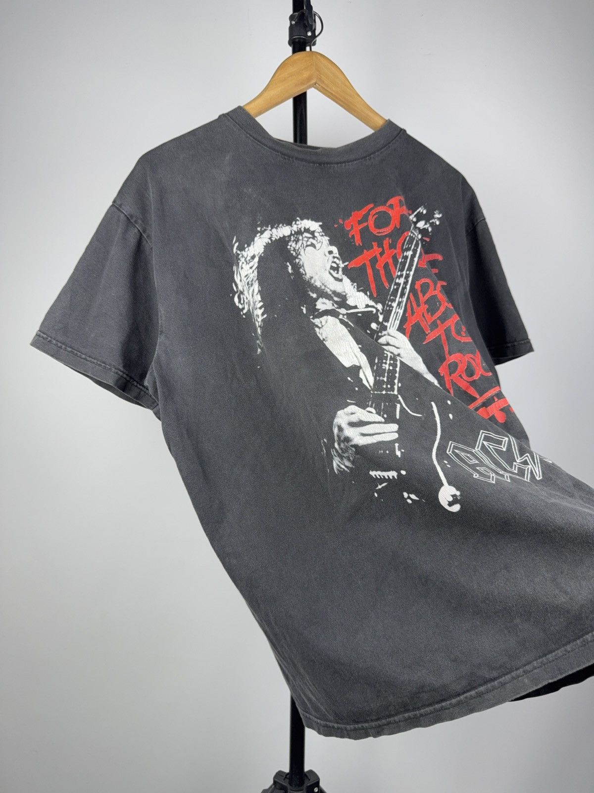 AC/DC Vintage AC/DC 2004 Rock Band Faded Tee T-shirt We Salute You Size US L / EU 52-54 / 3 - 4 Thumbnail