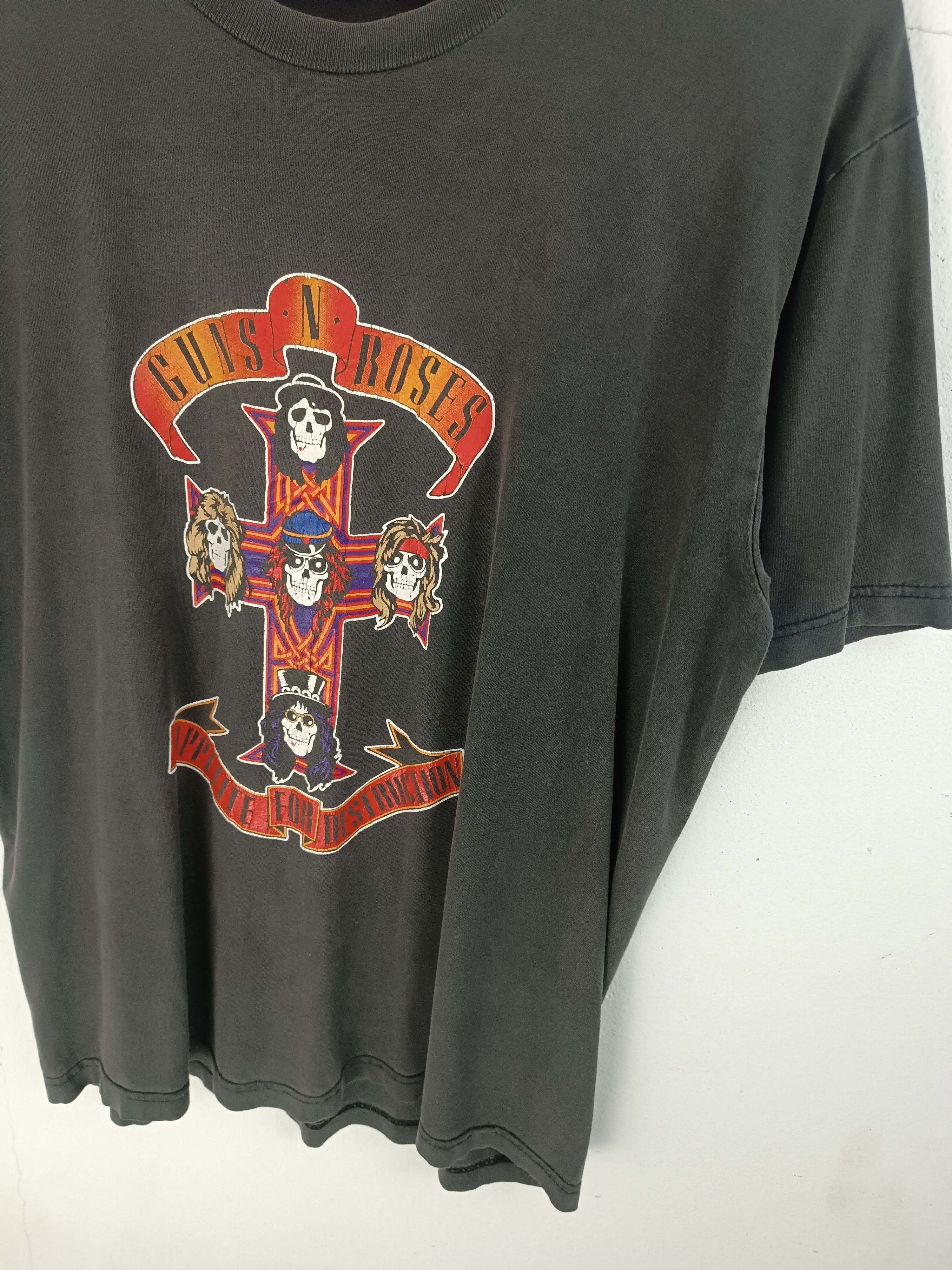 Band Tees VINTAGE 2000s GUNS N' ROSES CROSS LOGO TEE acdc bon jovi Size US L / EU 52-54 / 3 - 7 Thumbnail