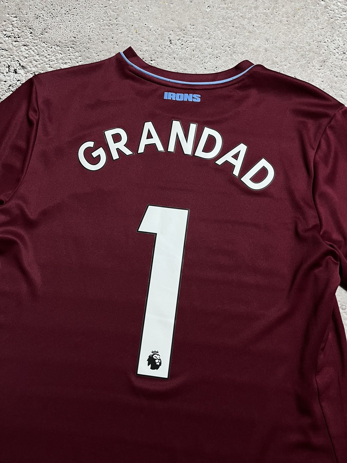 Umbro #Grandad Fan Umbro West Ham United Betway Soccer Jersey Tee Size US L / EU 52-54 / 3 - 12 Thumbnail