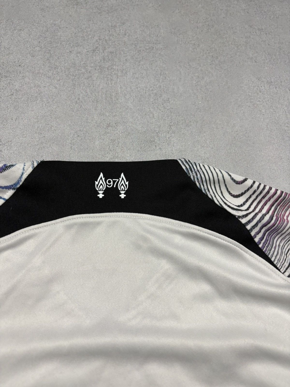 Nike Nike Liverpool 2022/23 Away Soccer Jersey Kit Psychedelic L Size US L / EU 52-54 / 3 - 15 Thumbnail