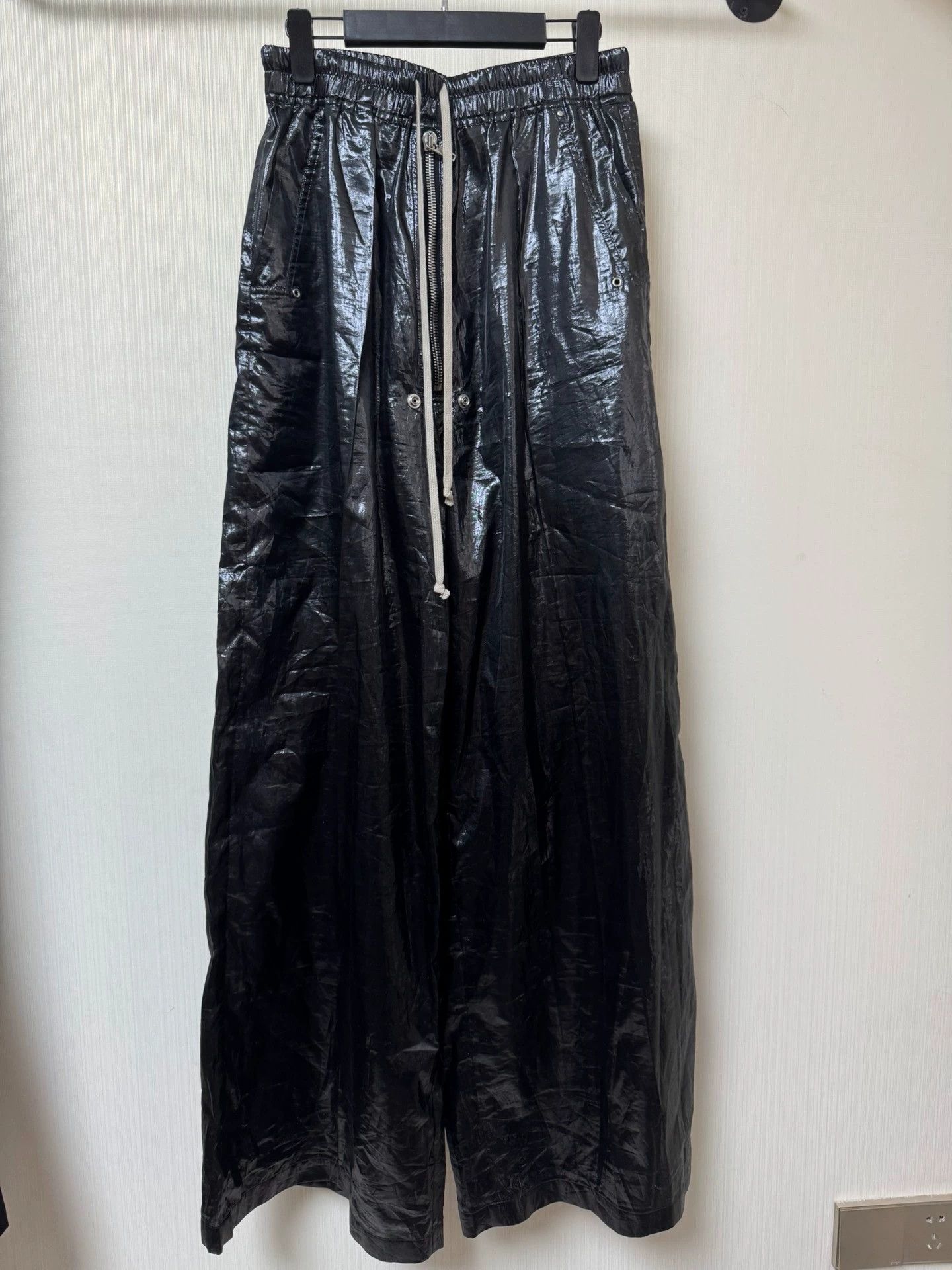 Rick Owens Rick Owens 20ss Shiny Bela Wide Leg Black Pant 48 Size US 39 - 1 Thumbnail
