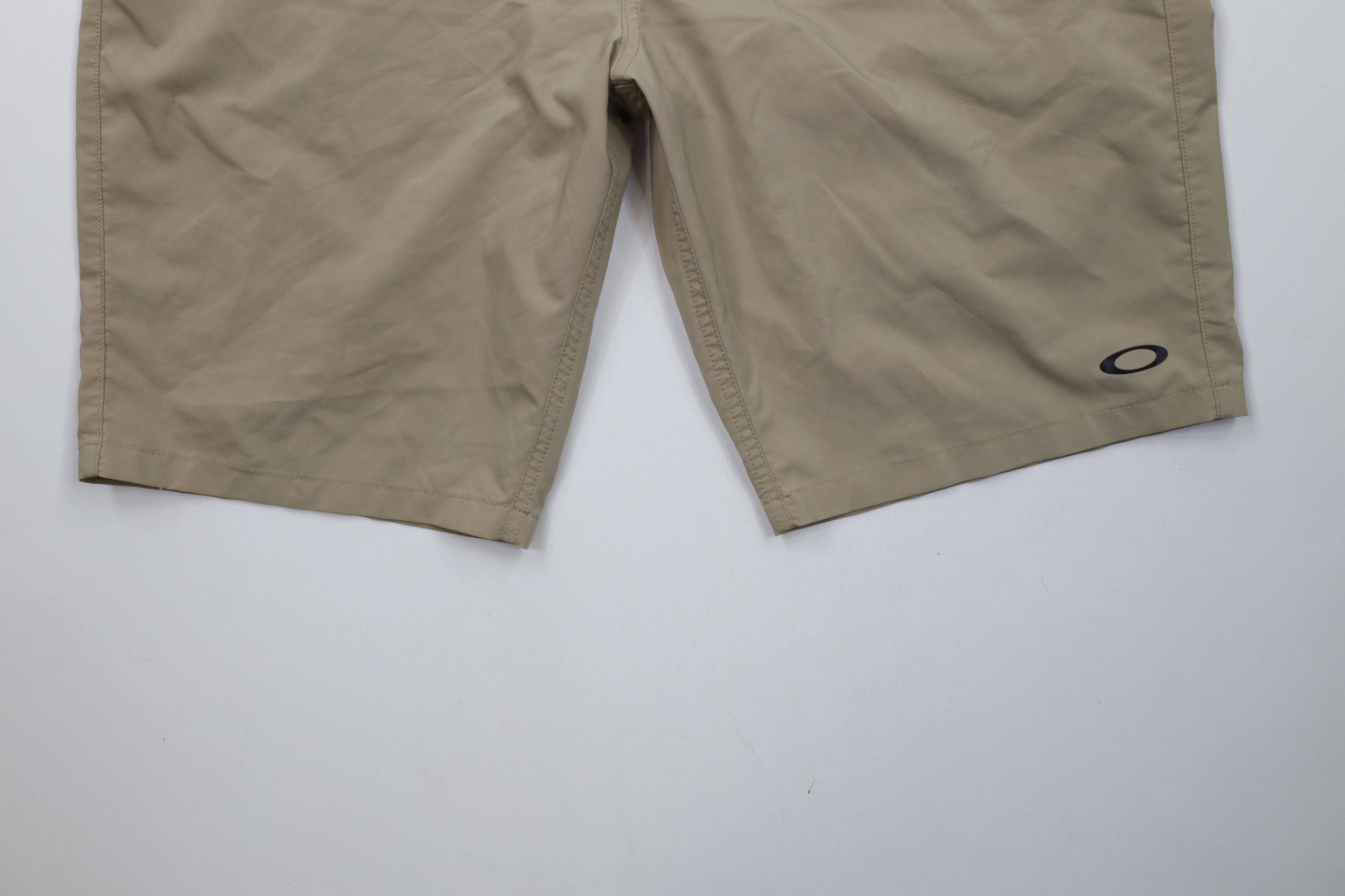 Oakley × Vintage Vintage Y2K Oakley O Logo Tech Golfing Chino Shorts Beige Size US 34 / EU 50 - 4 Thumbnail