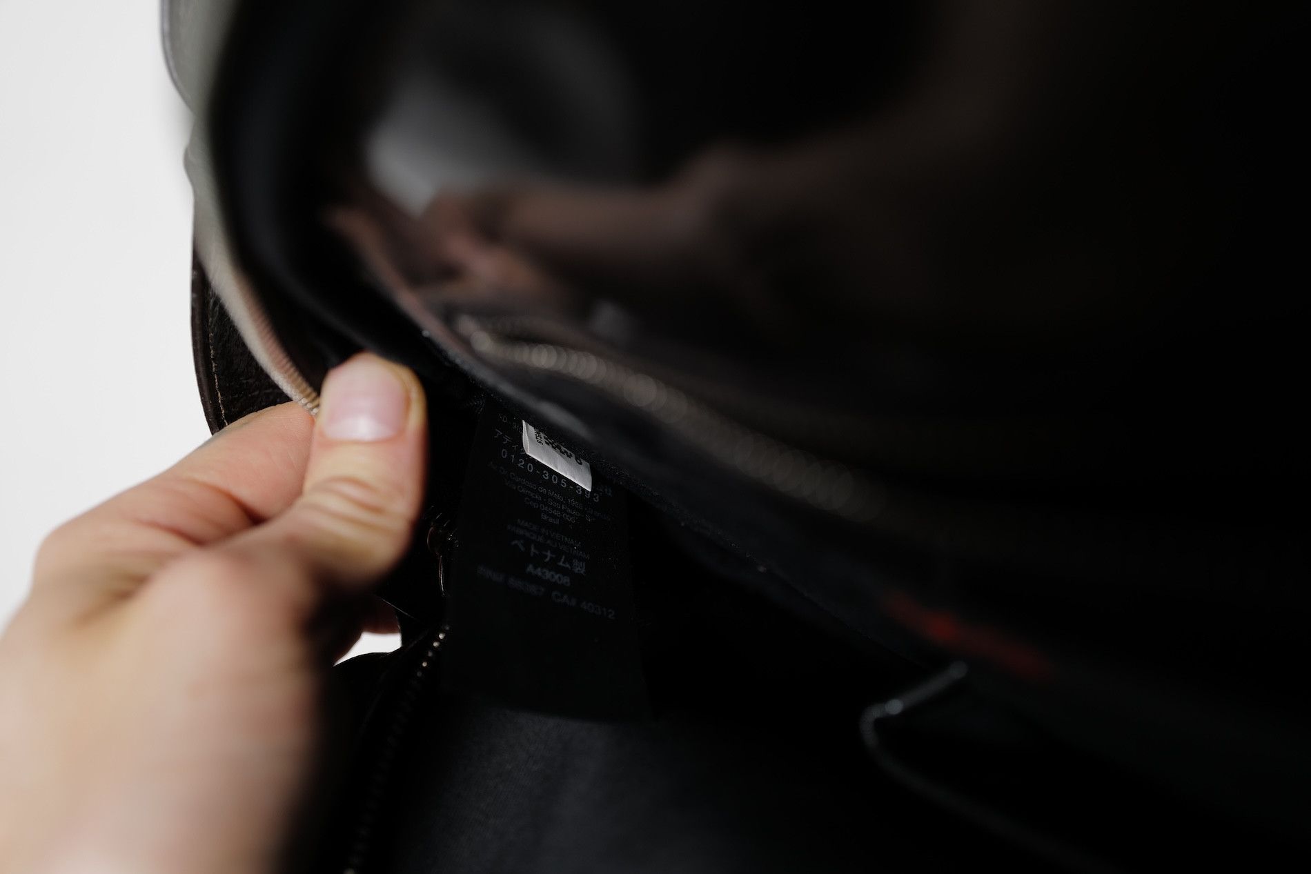Y-3 Y-3 ROUND LEATHER BAG RARE Size ONE SIZE - 14 Thumbnail