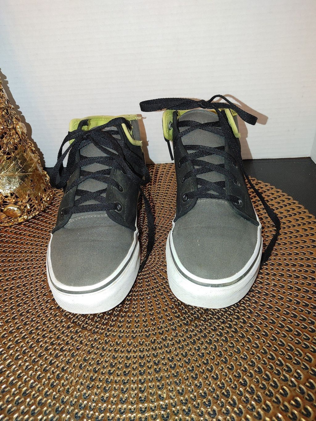Vans Vans Size 6(M) 7.5 (W) Size US 6 / EU 39 - 1 Thumbnail