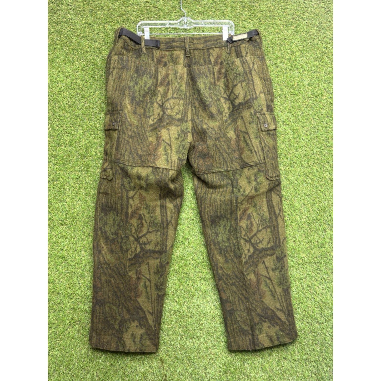 Vintage Columbia Horn Mesa Pants Mens 42 Camouflage Cargo Cotton Wool Belted Pockets Zip Button Vintage Style Cargo Pants Mens 42 Green Camouflage Size US 42 / EU 58 - 2 Thumbnail