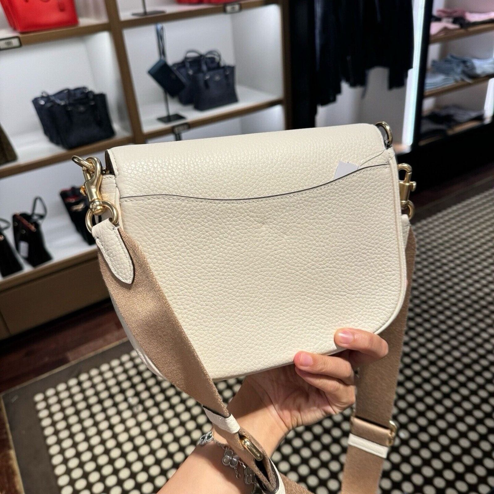 Coach NWT Coach Amelia Saddle Bag pockets Soft leather White Size ONE SIZE - 10 Thumbnail
