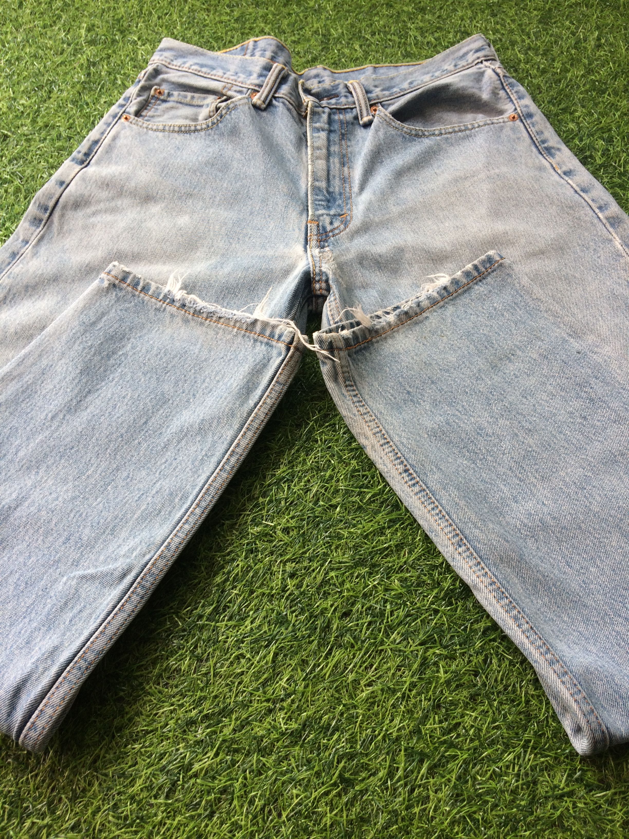 Levi's Distressed Levis 550 Light Wash Jeans #B-1049 Size US 32 / EU 48 - 5 Thumbnail