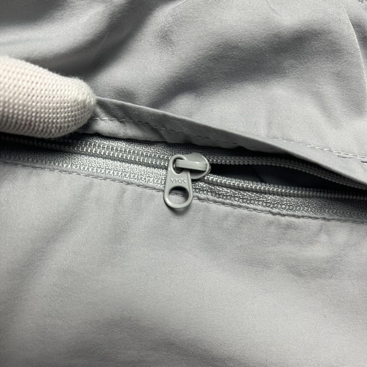 Nike Vintage 90s Nike Swoosh Nylon Shorts Small Logo Streetwear Size US 34 / EU 50 - 8 Thumbnail