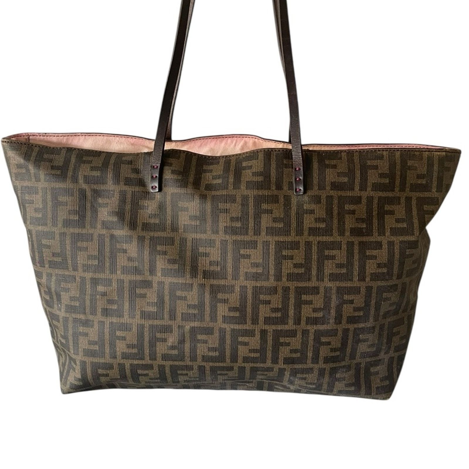 fendi tobacco The signature Zucca Large Shoulder Bag is designed as a spacious, easy everyday carryall. Roomy yet refined, it holds all your essentials while seamlessly complementing any outfit., Versatile and with timeless appeal Fendi Tobacco Zucca Coated Canvas