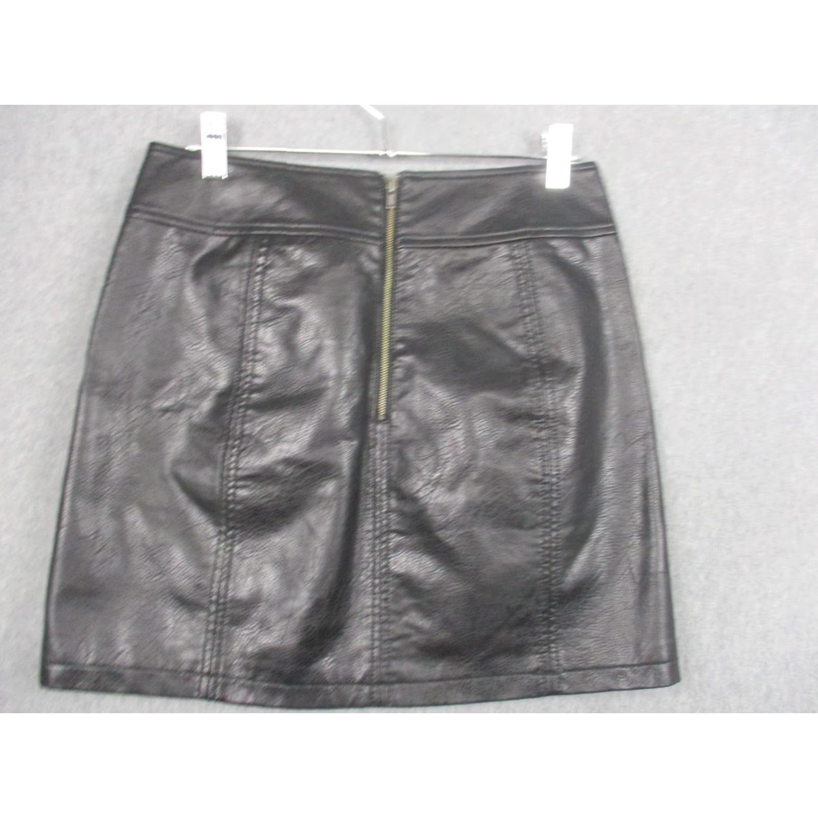 Free People Free People Skirt Womens 8 Black Faux Leather Seamed Mini Zip Back Lined Skirt Size 30" / US 8 / IT 44 - 4 Thumbnail