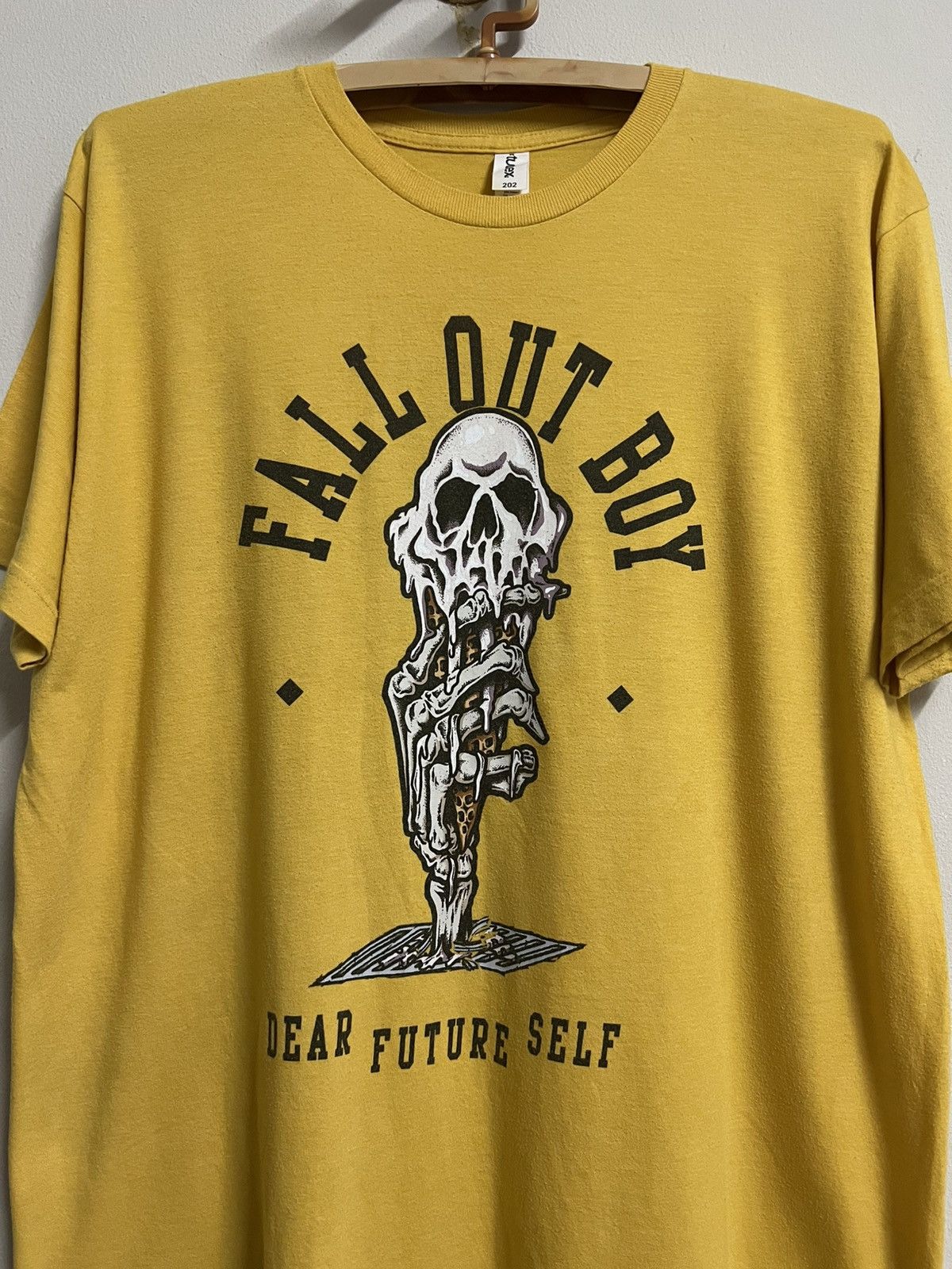 Band Tees Fall Out Boy Skull Graphic Tee XL Streetwear Punk Size US XL / EU 56 / 4 - 1 Thumbnail