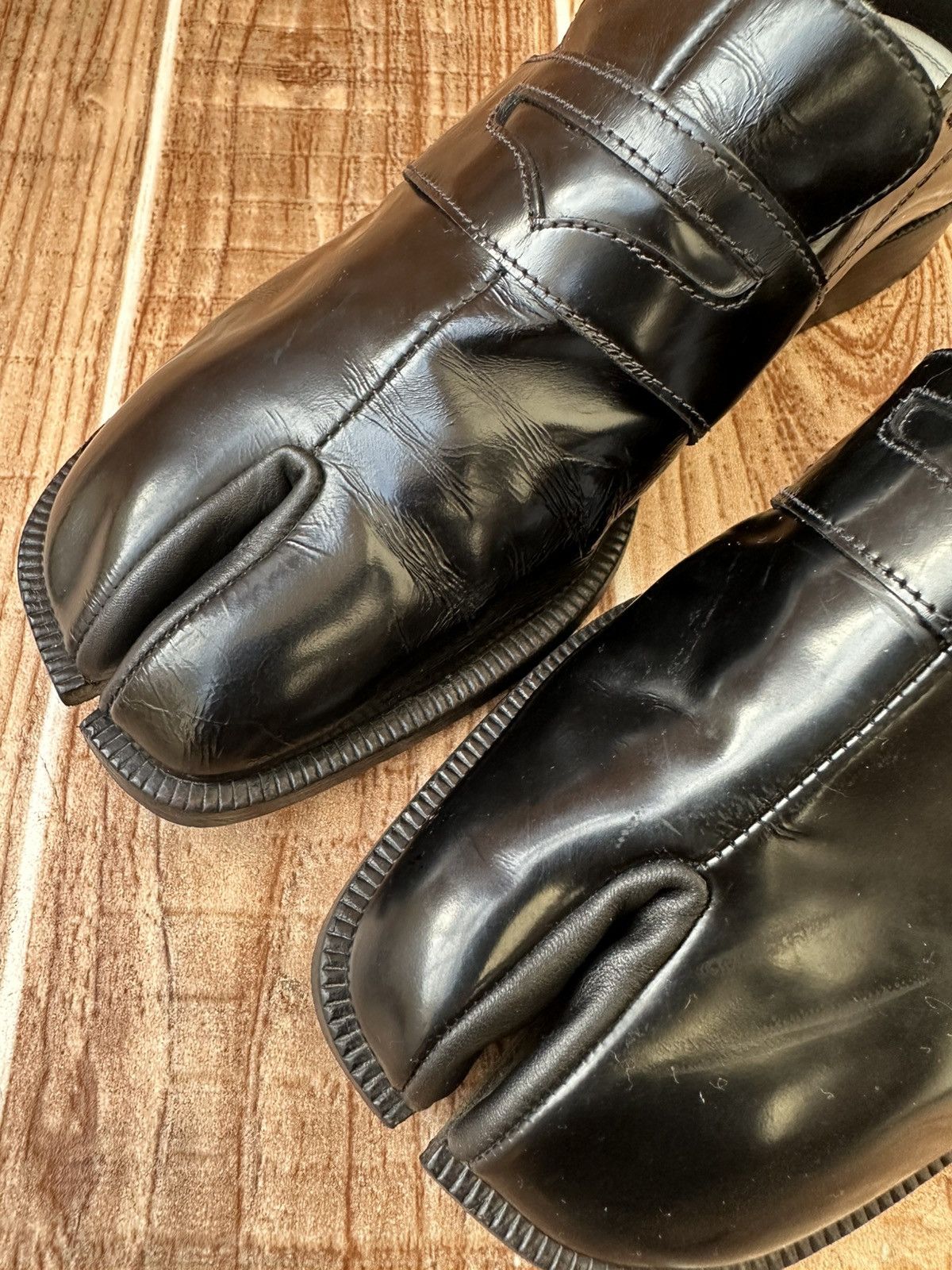 Maison Margiela Maison Margiela Tabi Leather Loafer Size US 6 / IT 36 - 9 Thumbnail