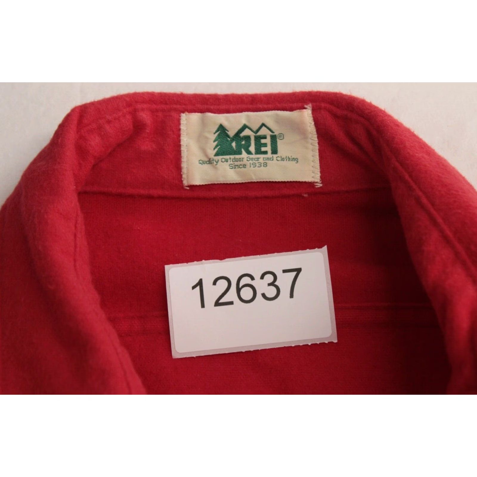 Vintage VINTAGE REI Shirt Shacket Men’s Large Red Flannel Outdoor Long Sleeve Button-Up Y2K 90s City Classic Dad Shirt Mens Size US L / EU 52-54 / 3 - 5 Thumbnail