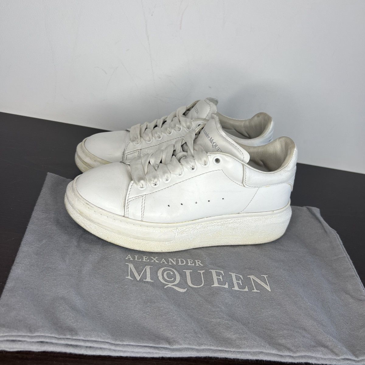 Alexander McQueen Alexander McQueen Oversized sneaker Size US 5 / IT 35 - 1 Thumbnail