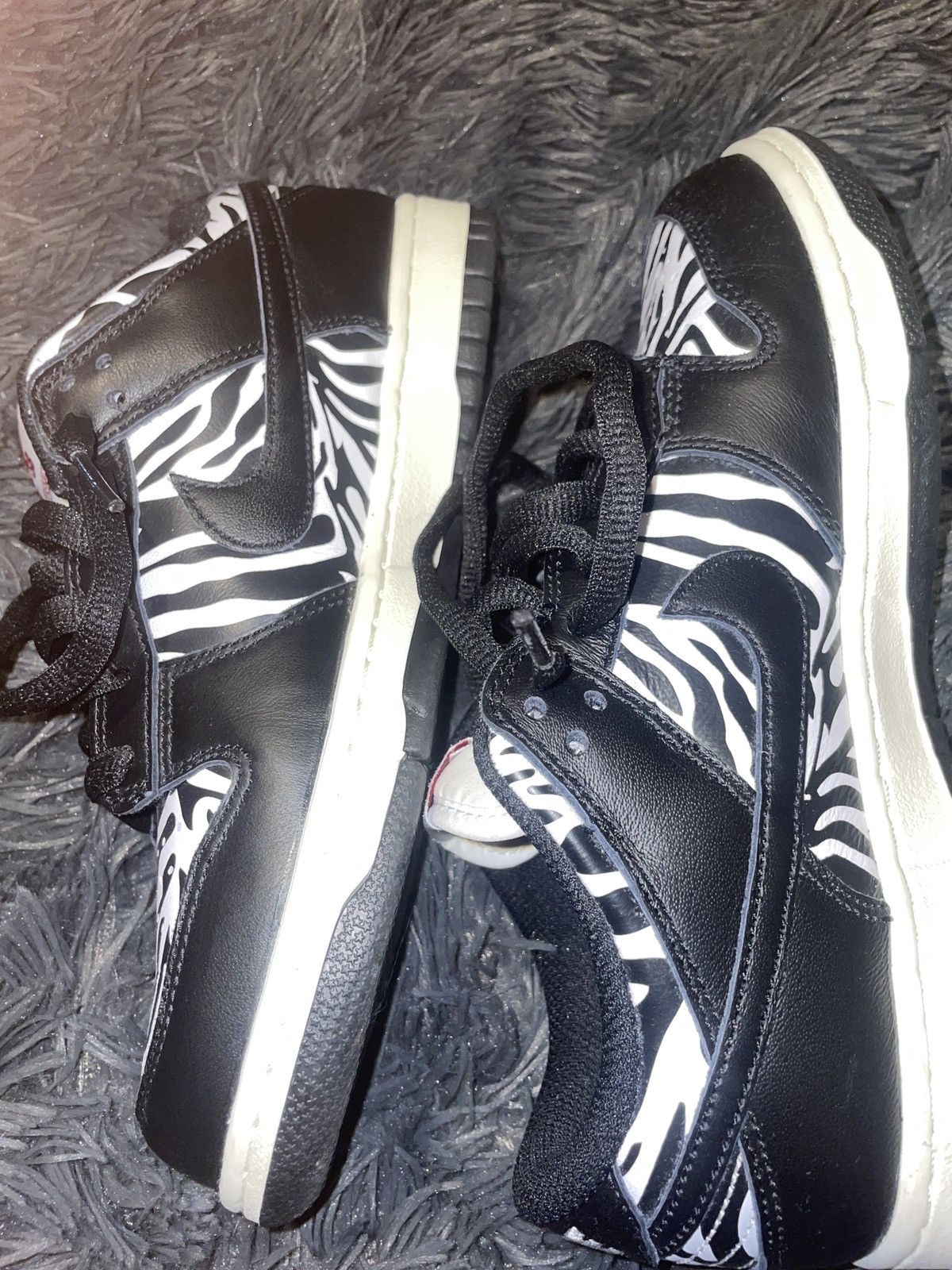Nike Nike SB Dunk Low OG QS Quartersnacks Zebra Size US 6 / EU 39 - 6 Thumbnail
