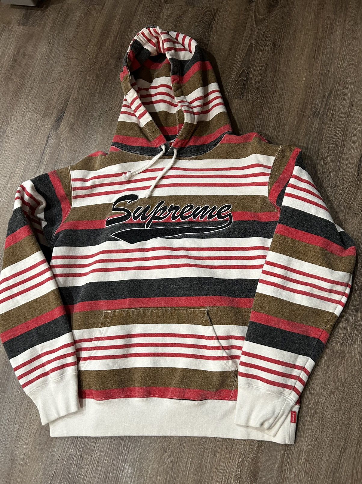 Supreme Supreme Striped Hooded Sweatshirt Size US S / EU 44-46 / 1 - 1 Thumbnail
