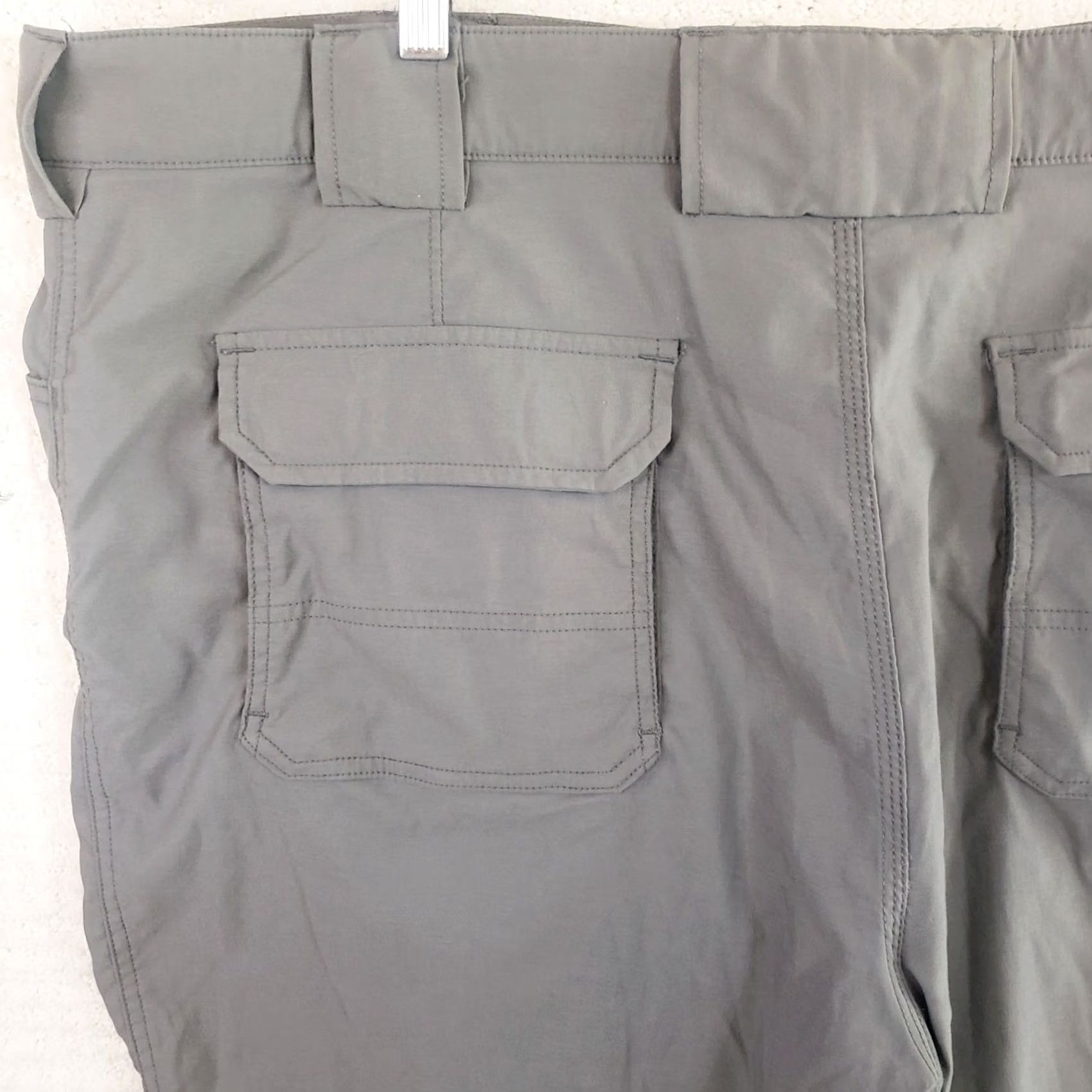 Vintage Duluth Trading Cargo Shorts Men's Gunmetal Gray Nylon Spandex 46"x9" Dry on the Fly Pockets Size US 30 / EU 46 - 7 Thumbnail