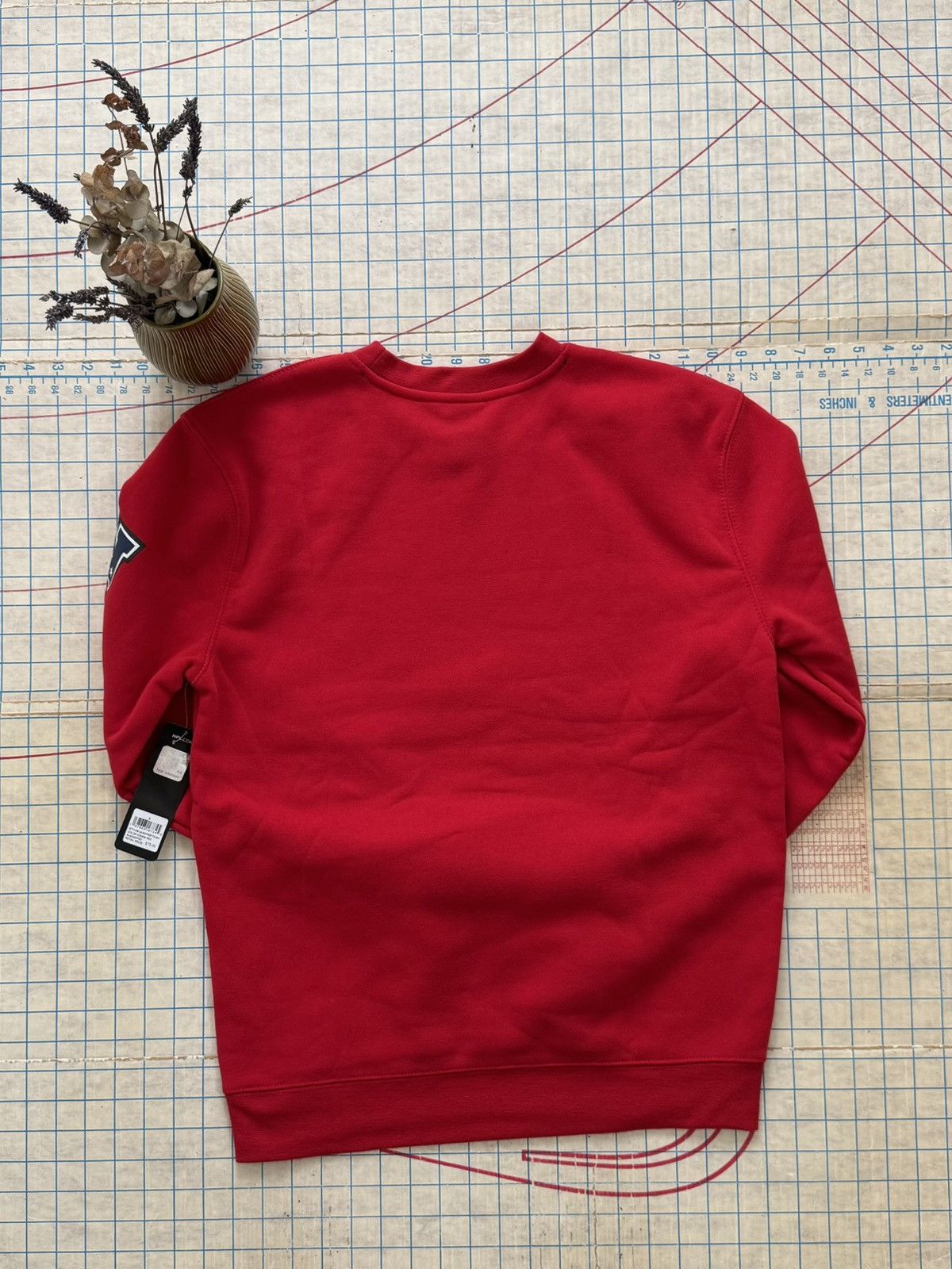 NFL NWT Tampa Bay Buccaneers Crewneck Sweater Small NFL Apparel Size US S / EU 44-46 / 1 - 10 Thumbnail