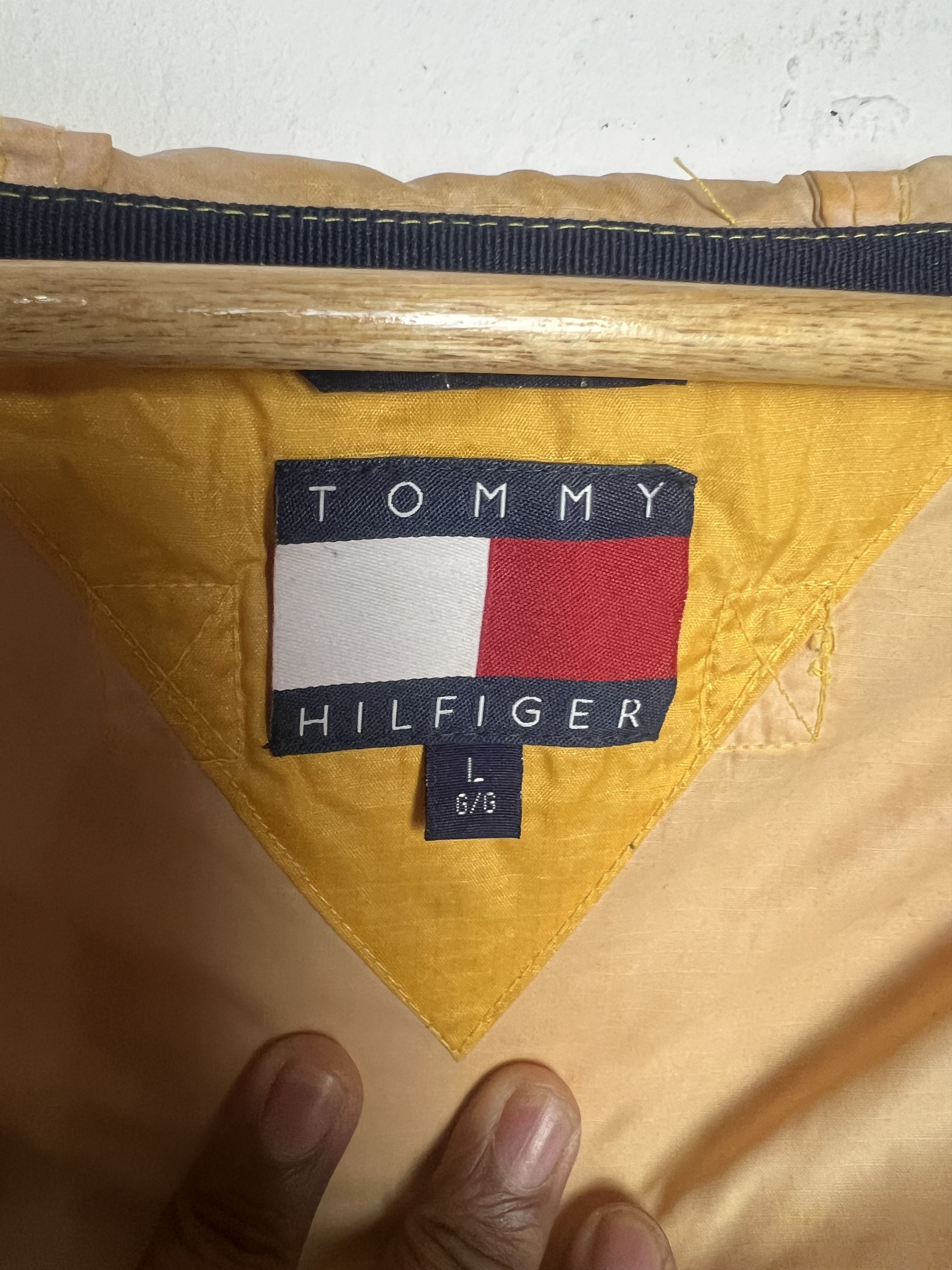 Tommy Hilfiger Vintage Tommy Hilfiger Yellow Windbreaker Jacket Size US L / EU 52-54 / 3 - 13 Thumbnail
